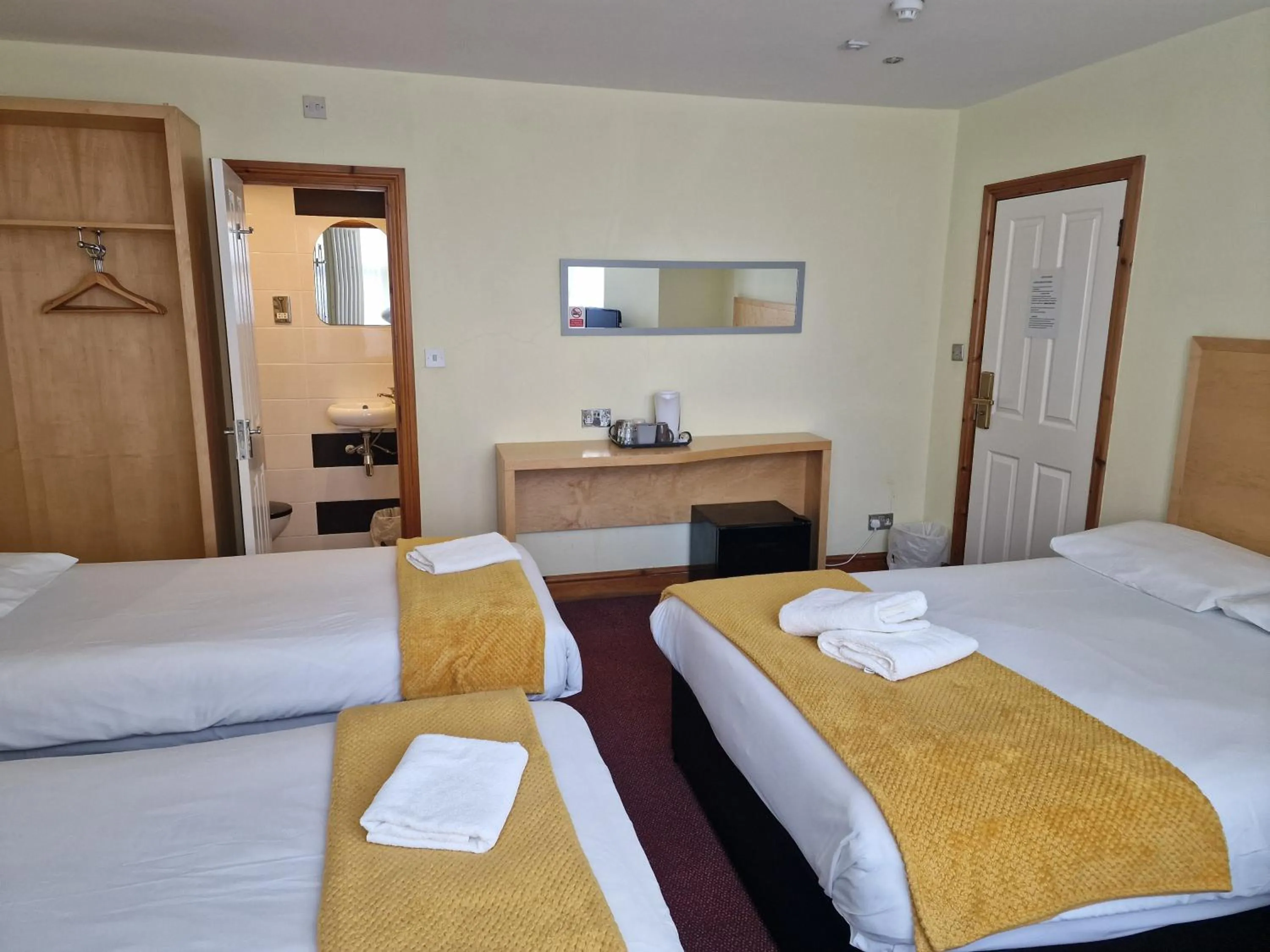 Photo of the whole room, Bed in Hotel 65