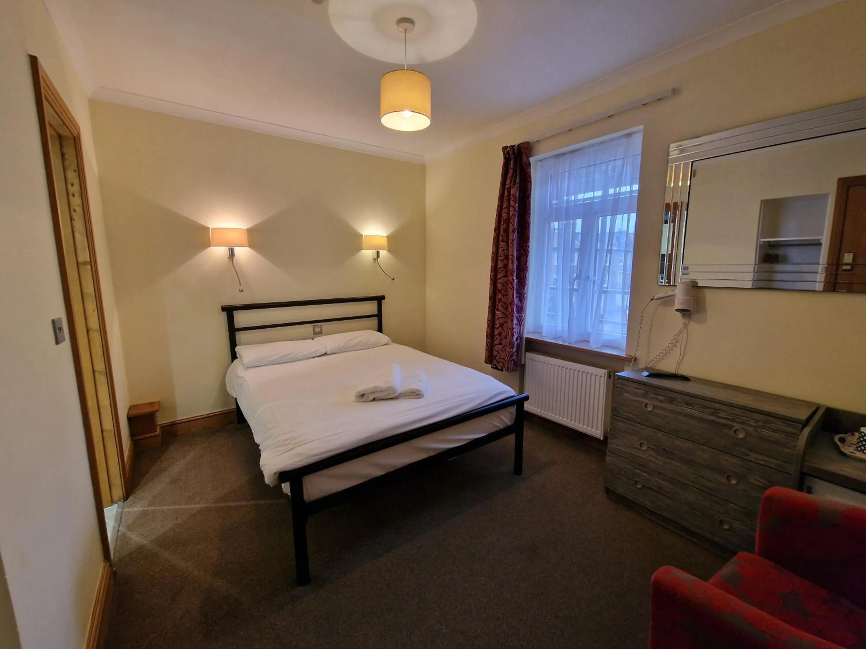 Photo of the whole room, Bed in Hotel 65