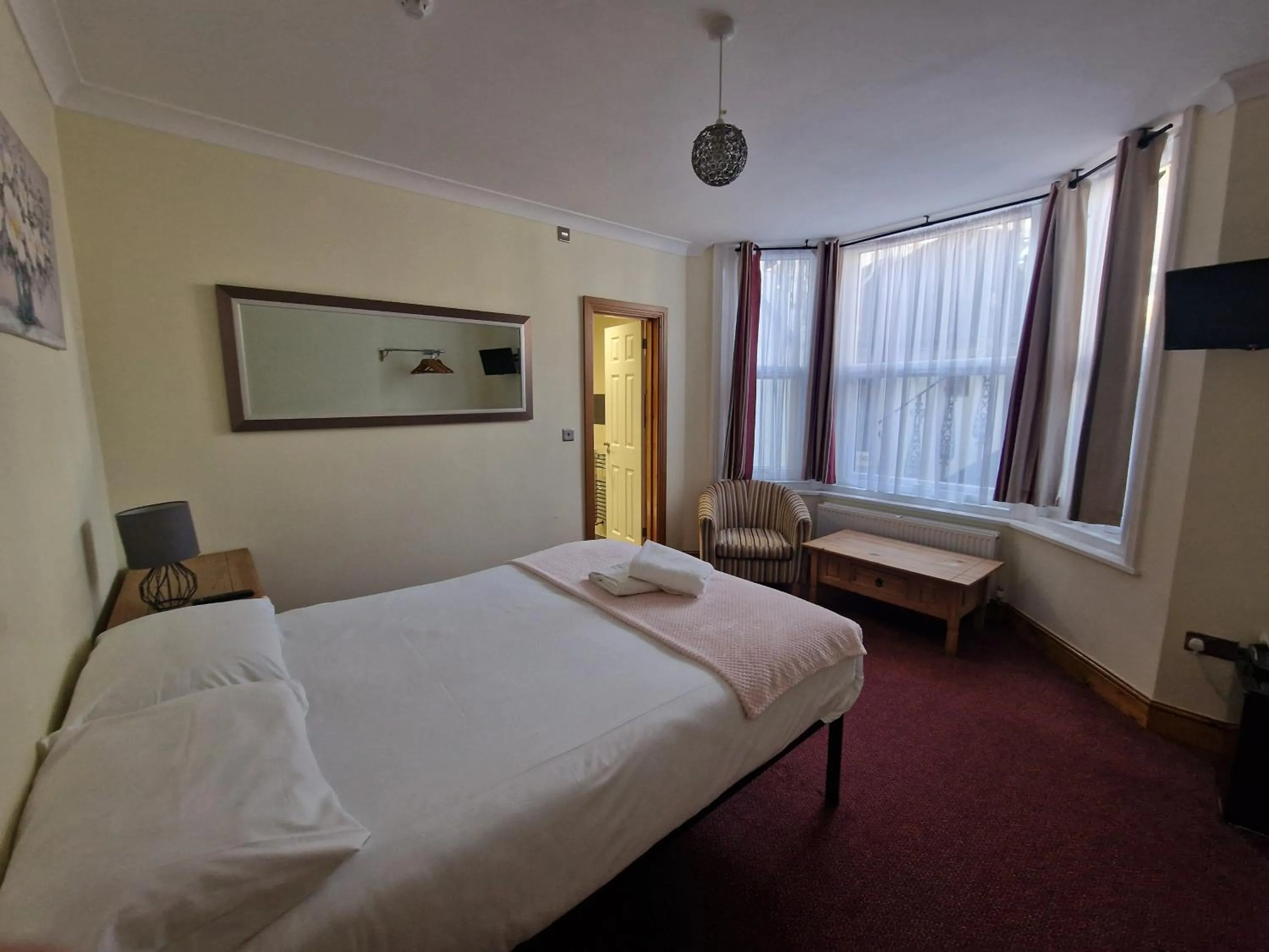 Photo of the whole room, Bed in Hotel 65