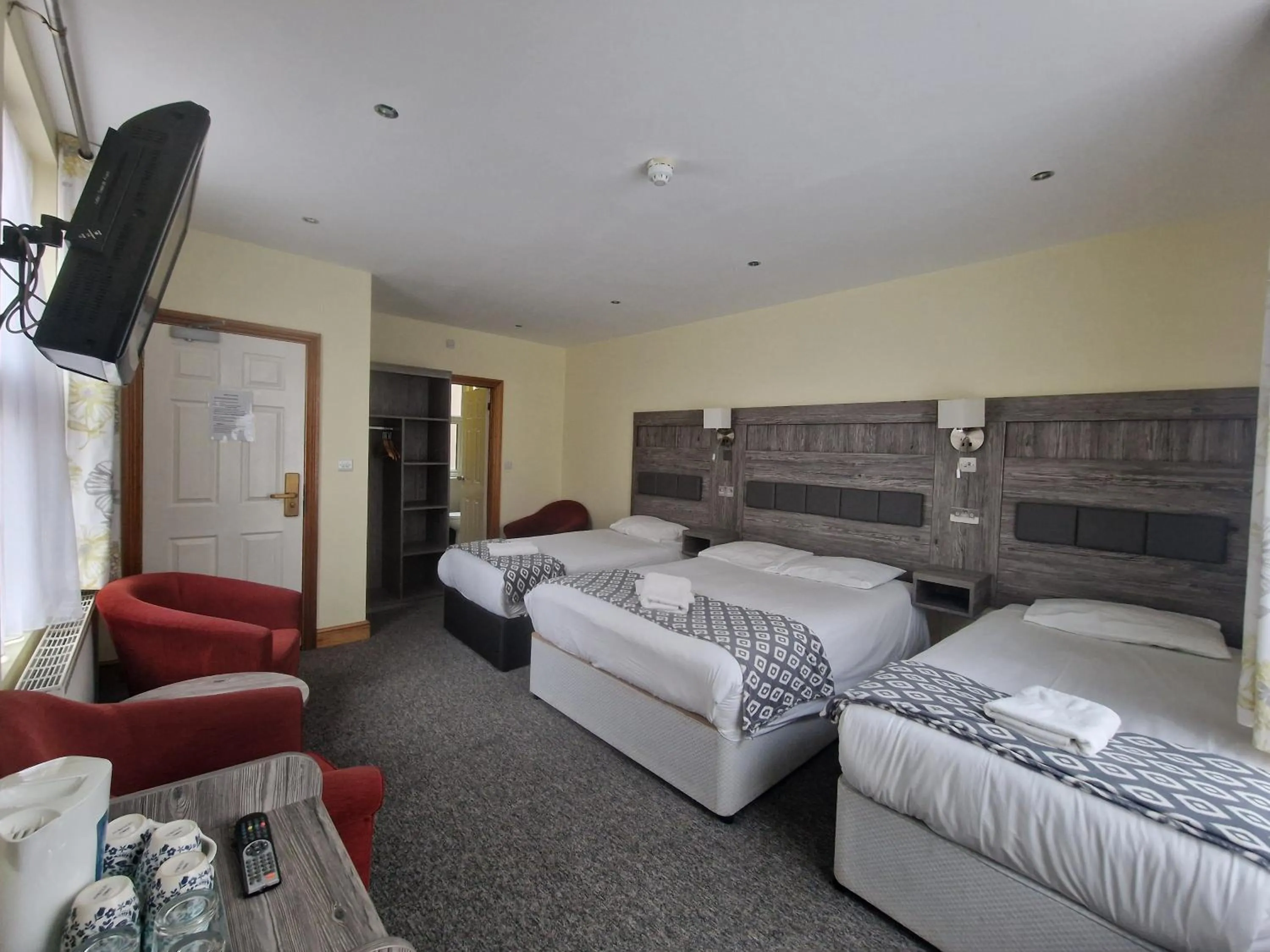 Photo of the whole room, Bed in Hotel 65