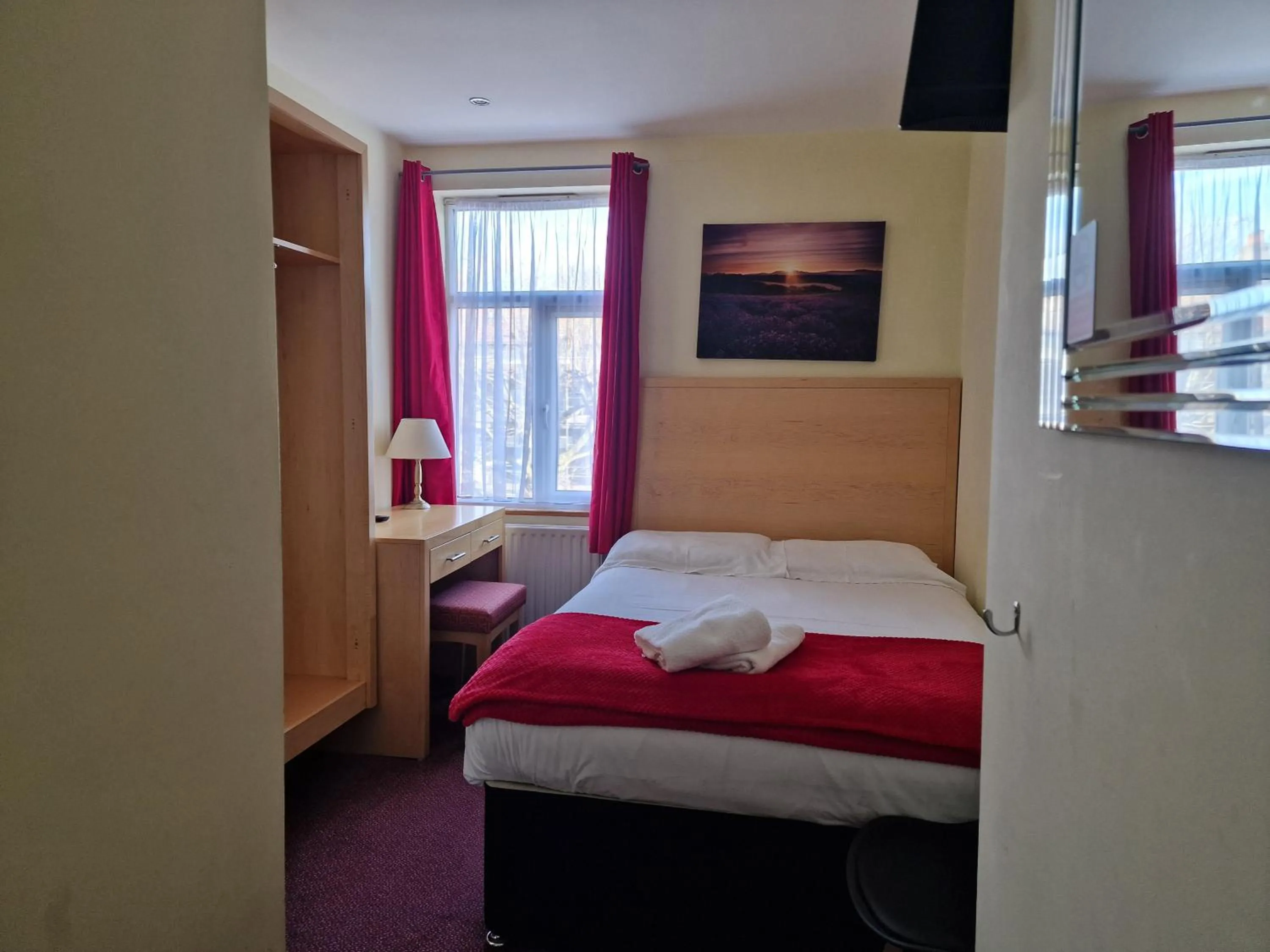 Photo of the whole room, Bed in Hotel 65