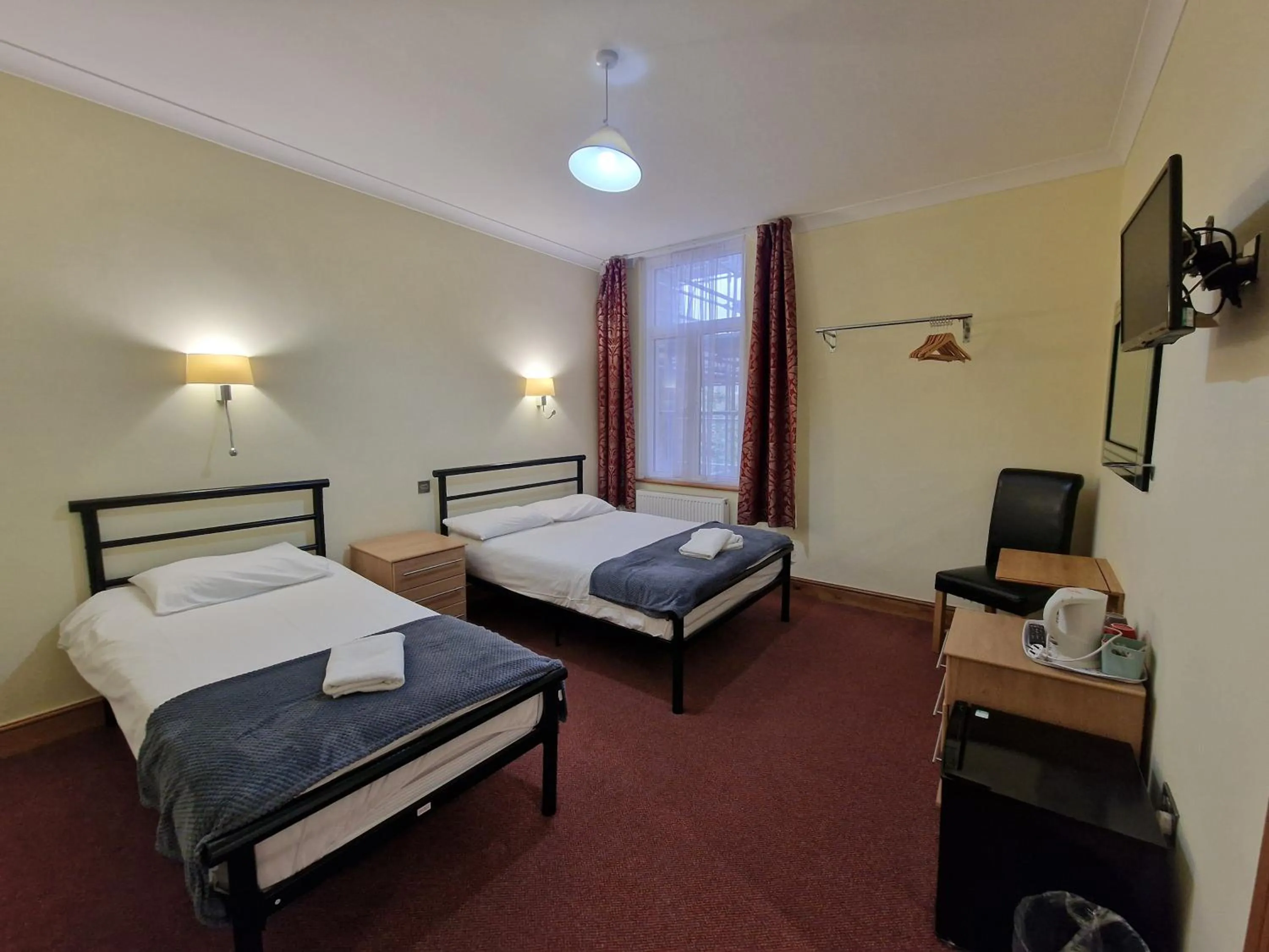 Photo of the whole room, Bed in Hotel 65