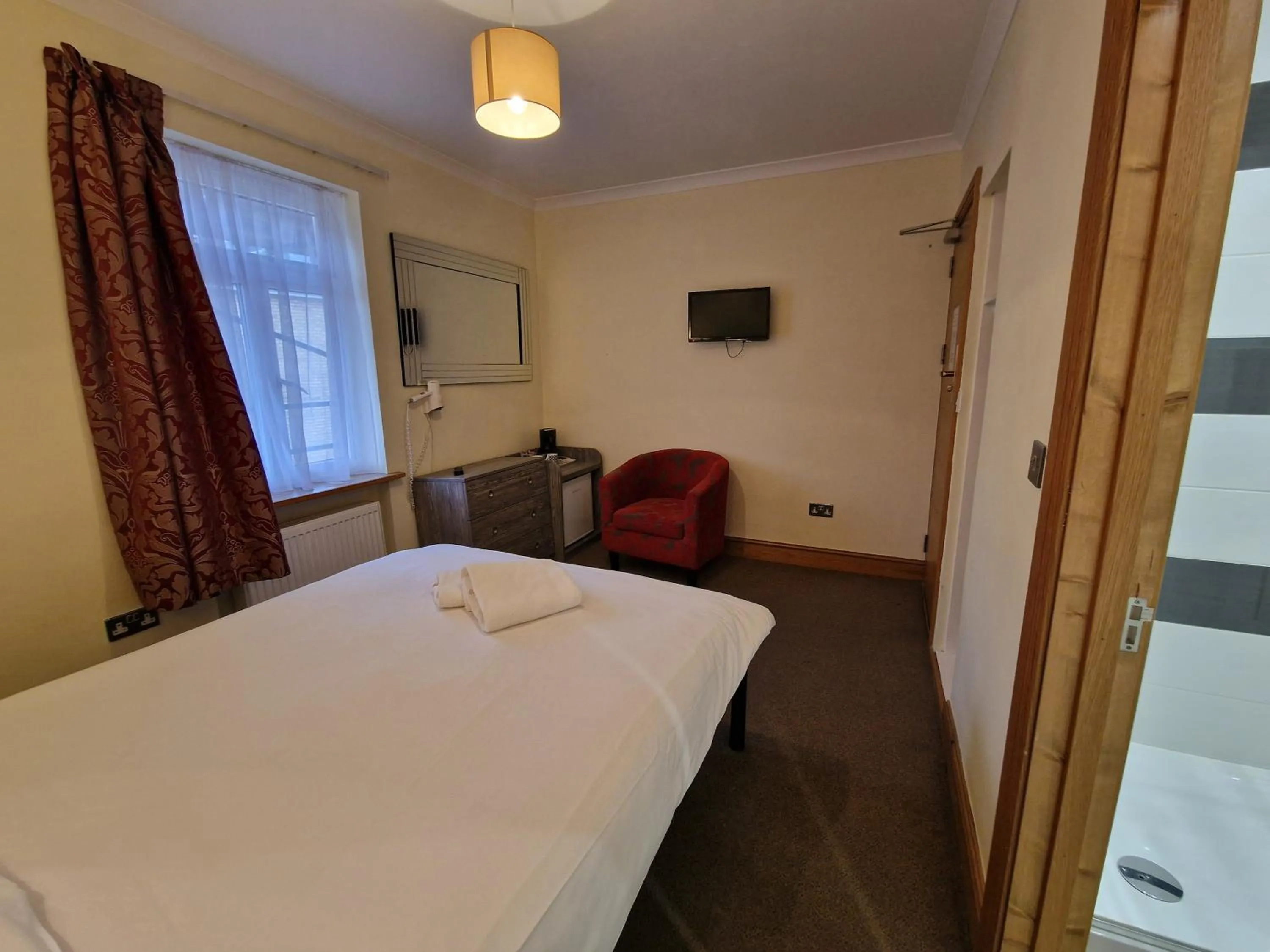 Photo of the whole room, Bed in Hotel 65