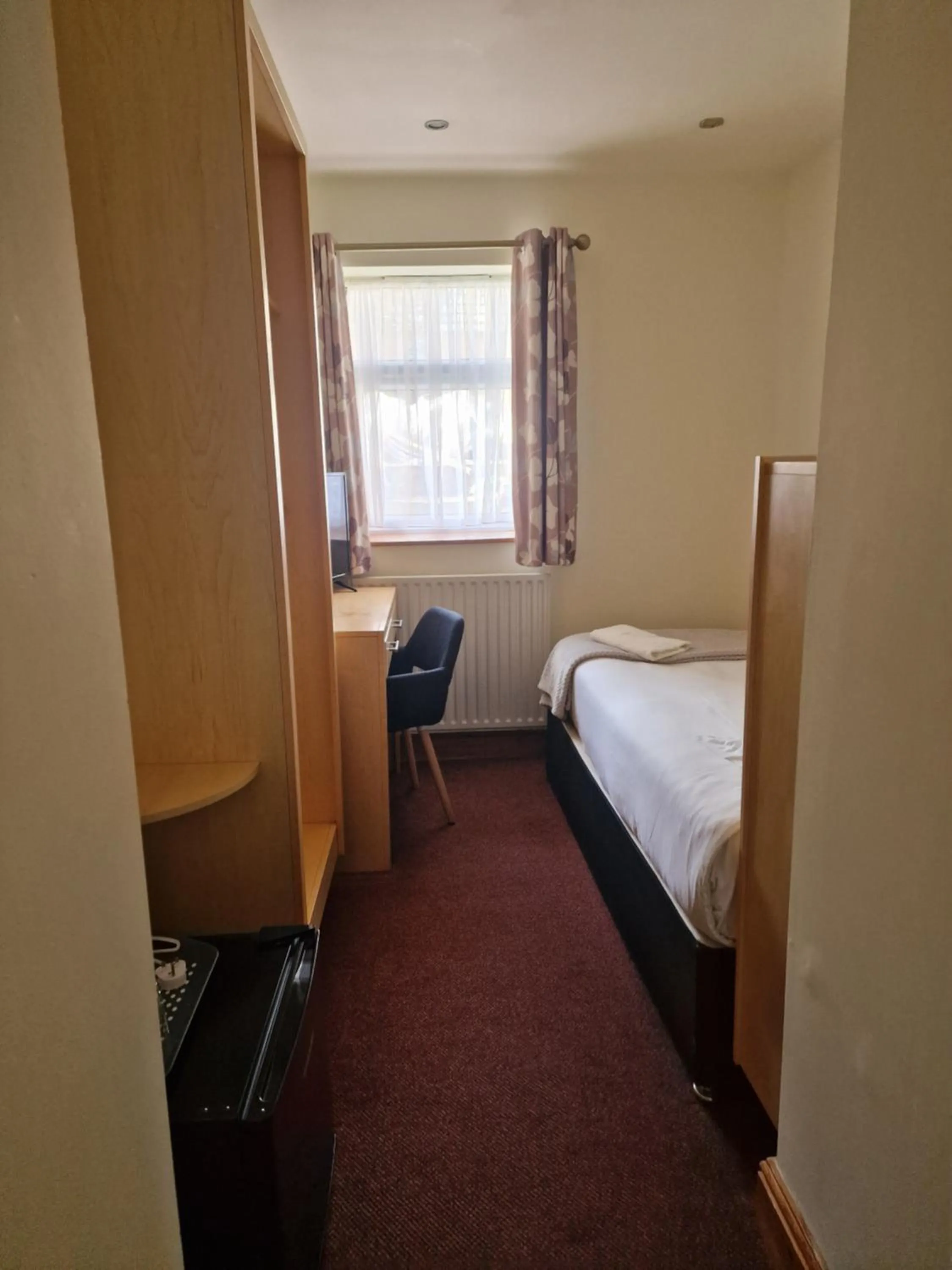 Photo of the whole room, Bed in Hotel 65