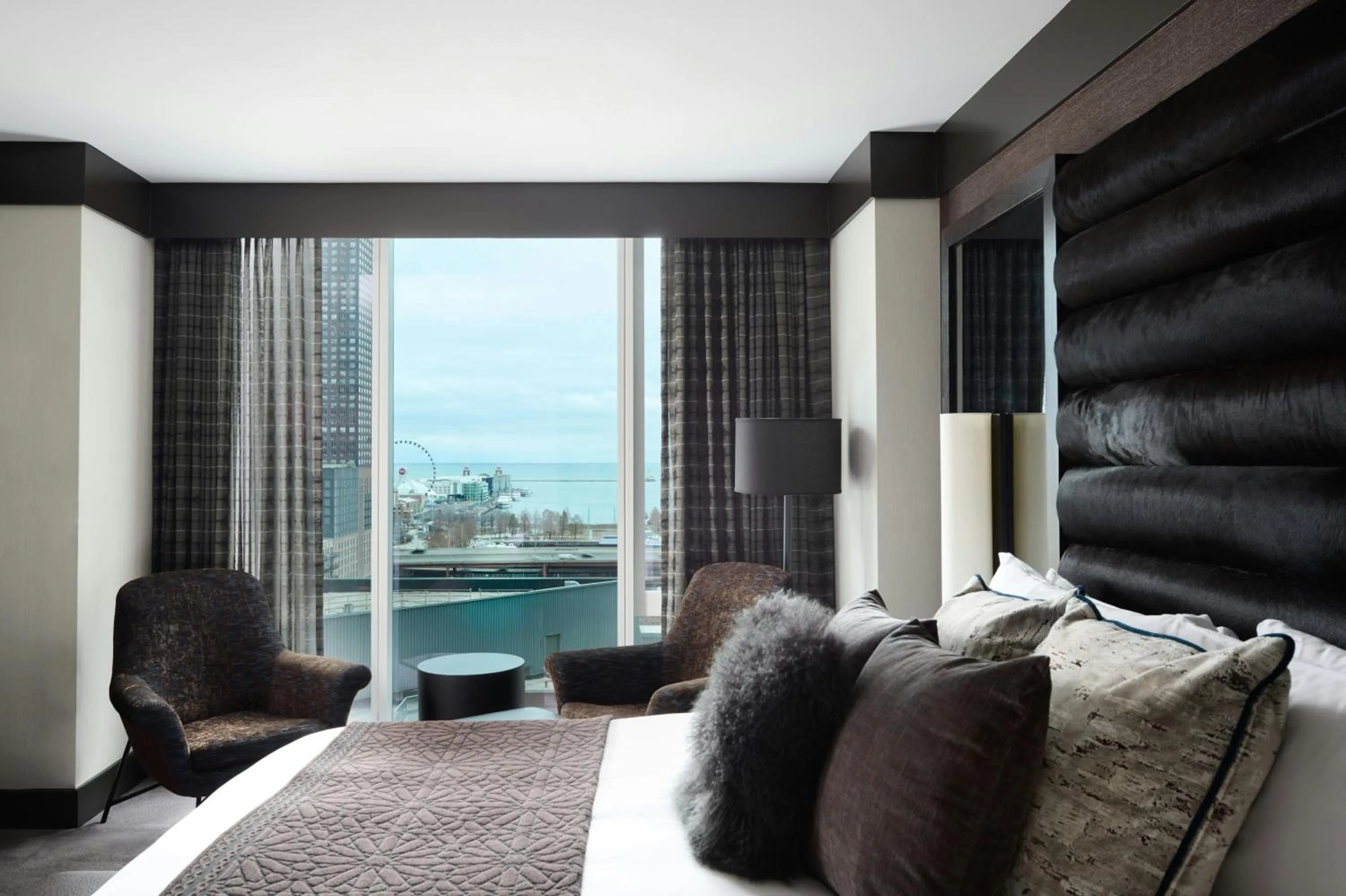 View (from property/room), Bed in Loews Chicago Hotel