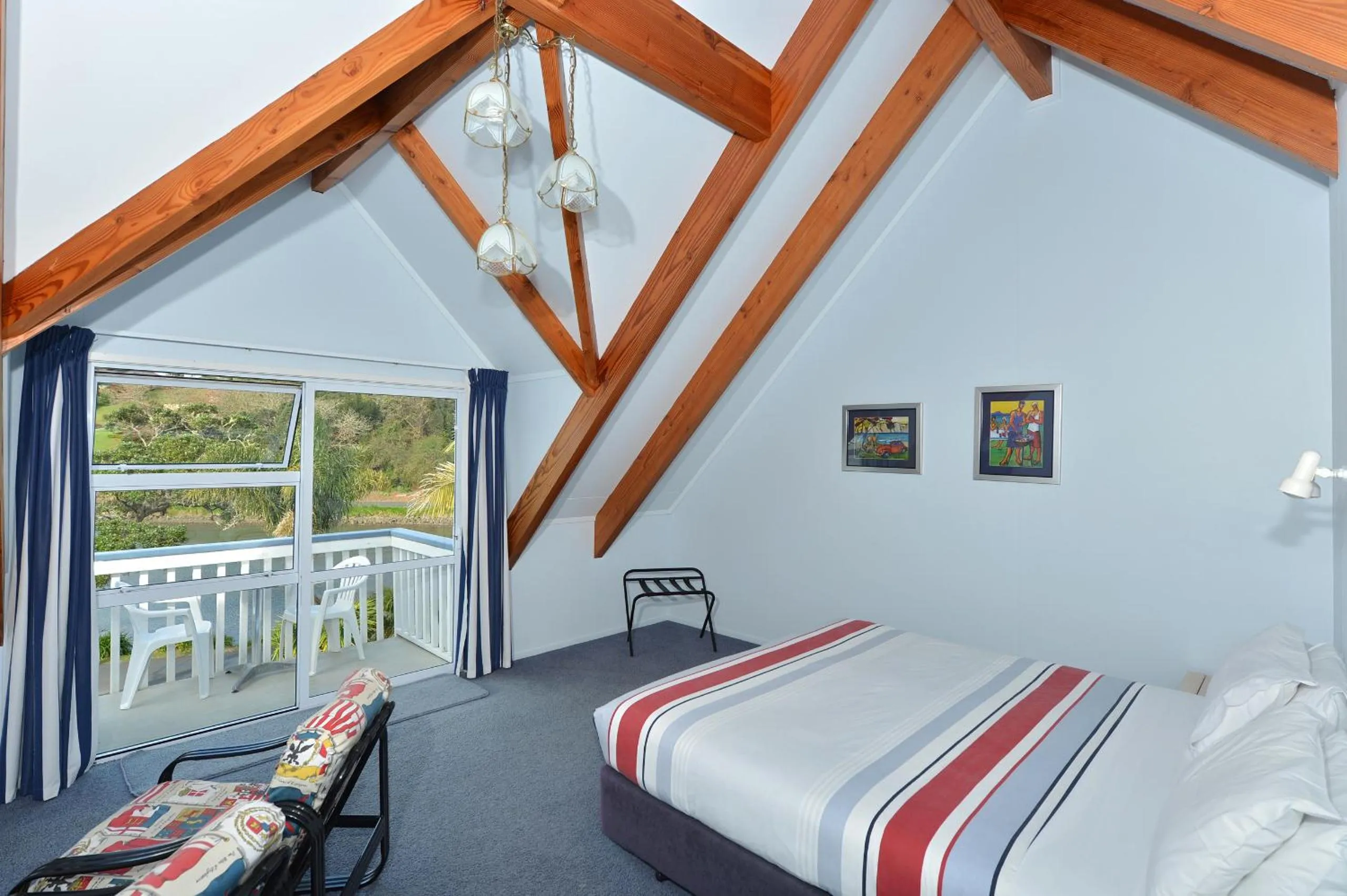 Photo of the whole room, Bed in Acacia Lodge Motel