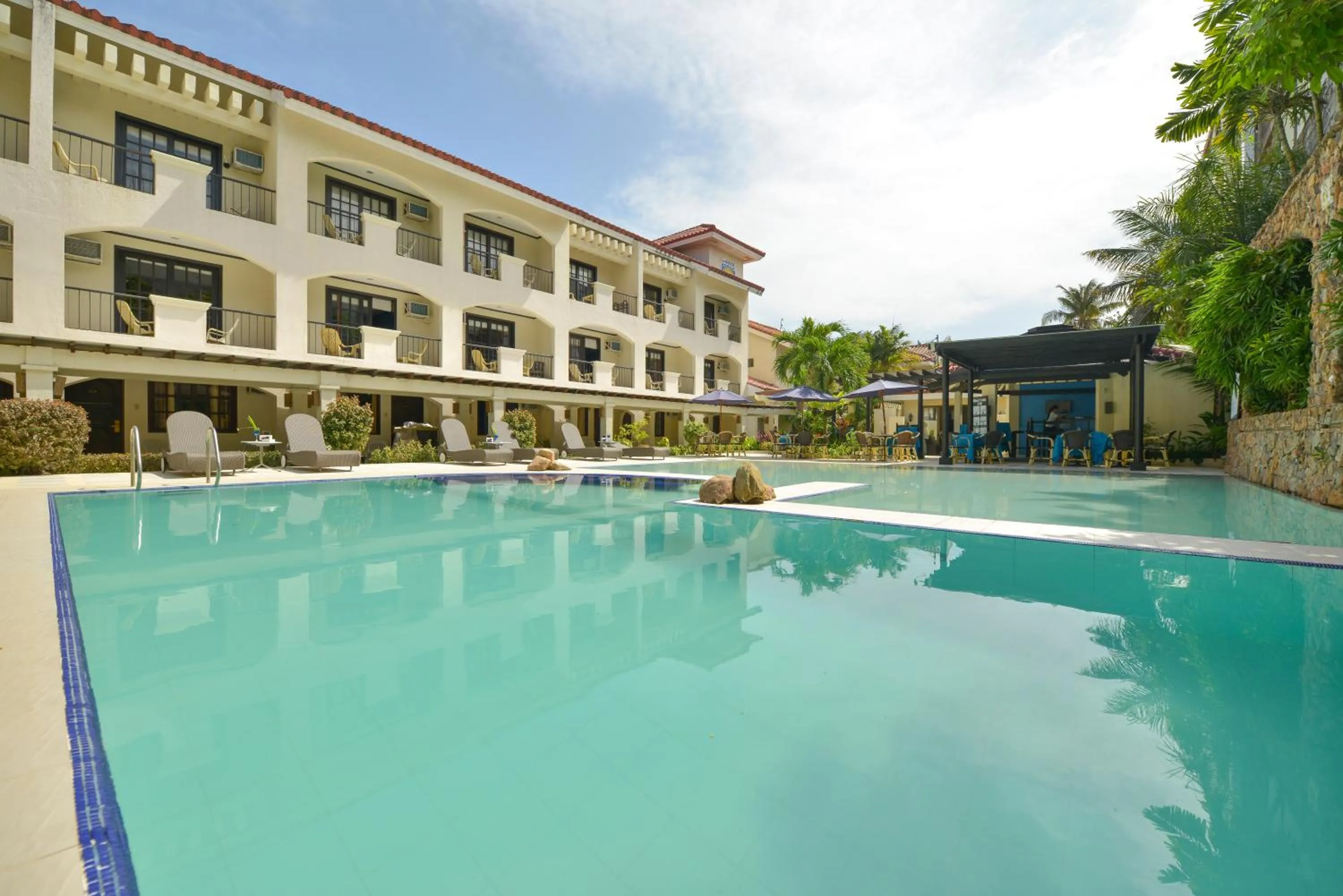 Property building in Le Soleil de Boracay Hotel