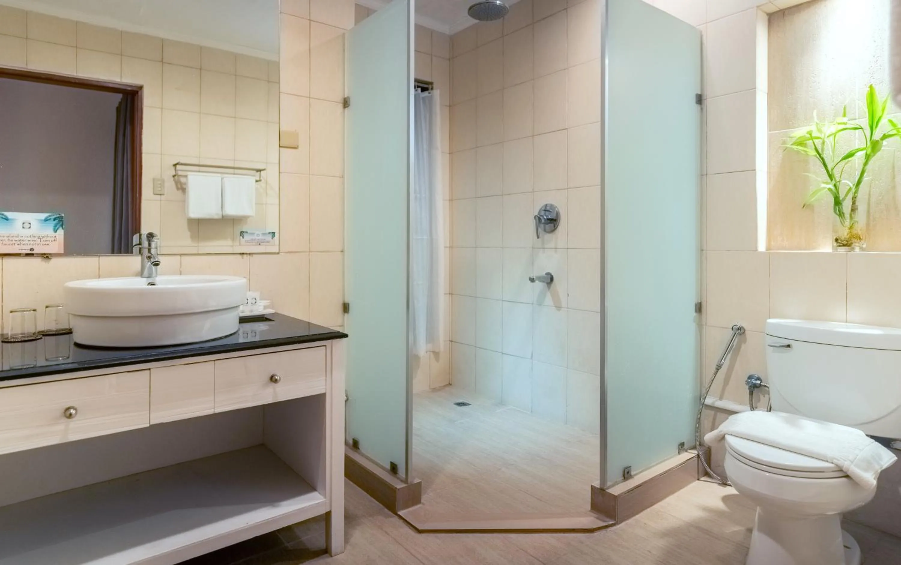 Bathroom in Le Soleil de Boracay Hotel