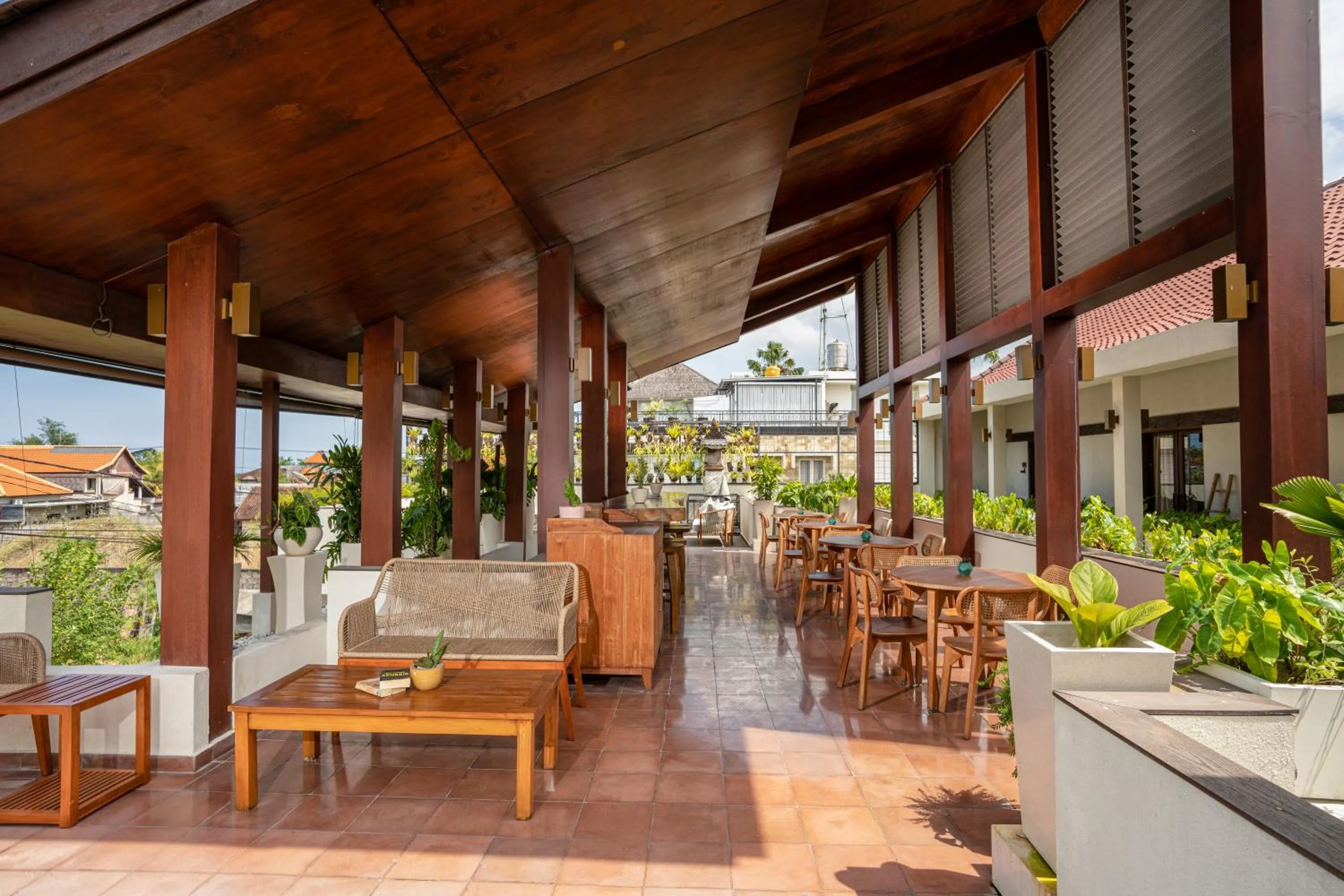 Restaurant/places to eat in Sedasa Lodge