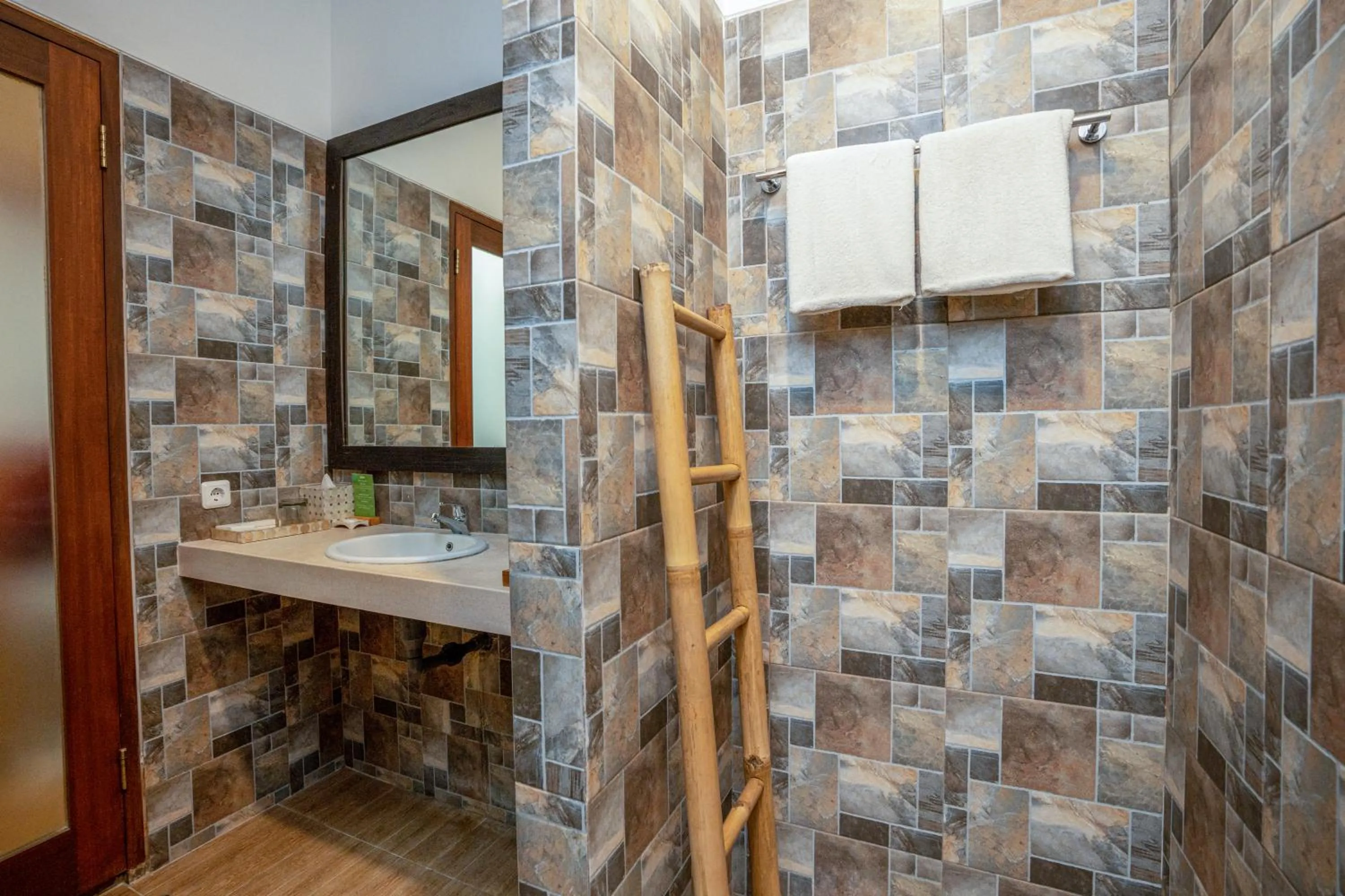 Bathroom in Sedasa Lodge