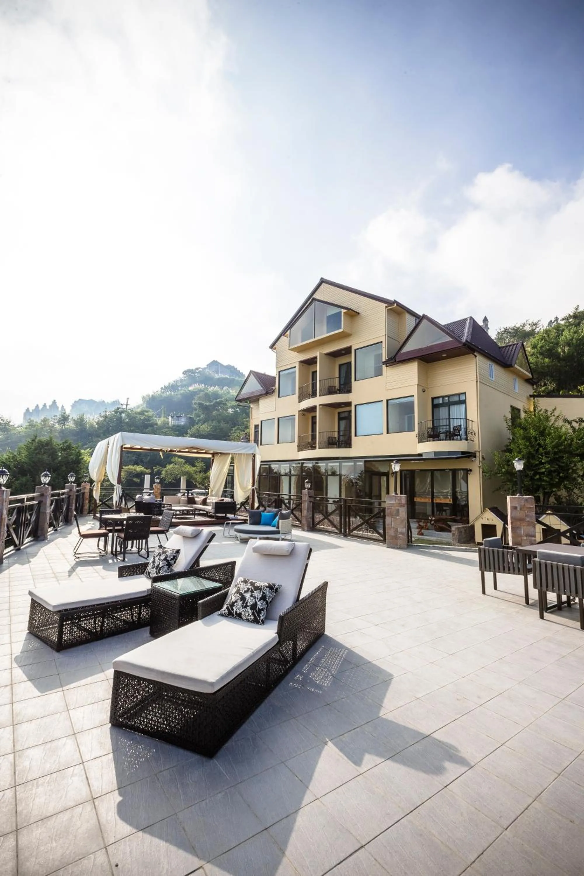 Garden in Le Retour Du Printemps Villa