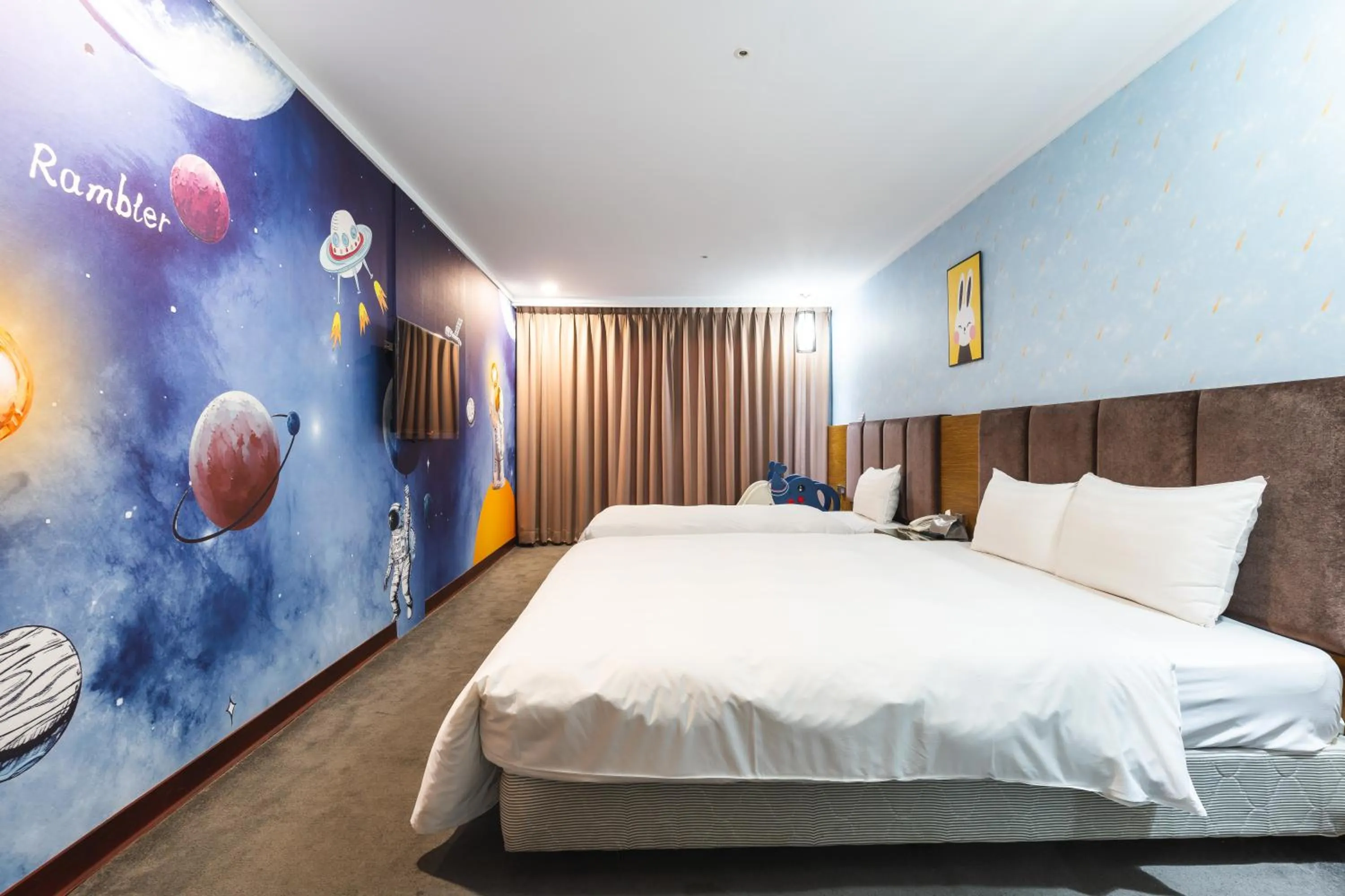 Bed in Shianghu Boutique Hotel
