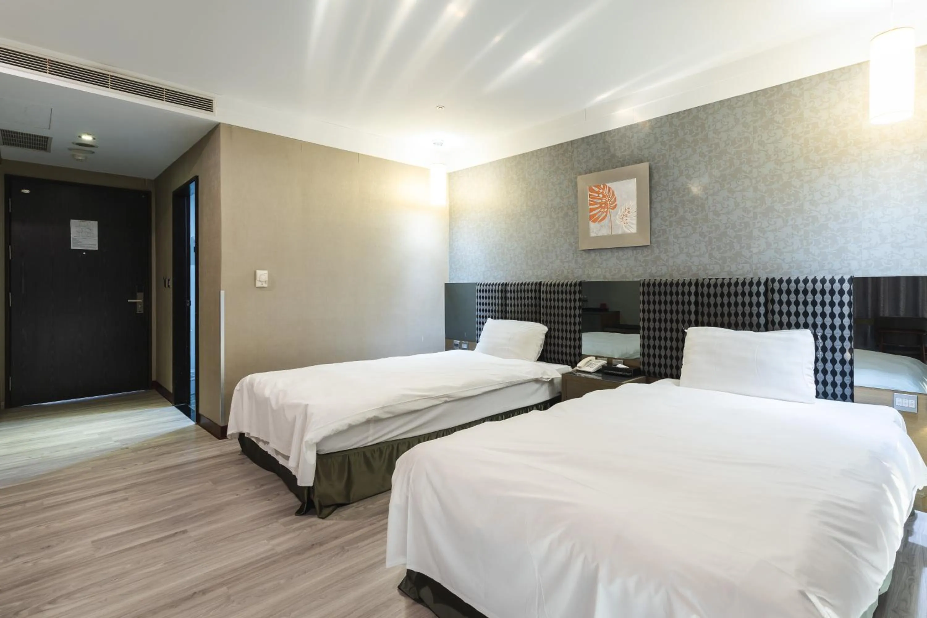 Bed in Shianghu Boutique Hotel