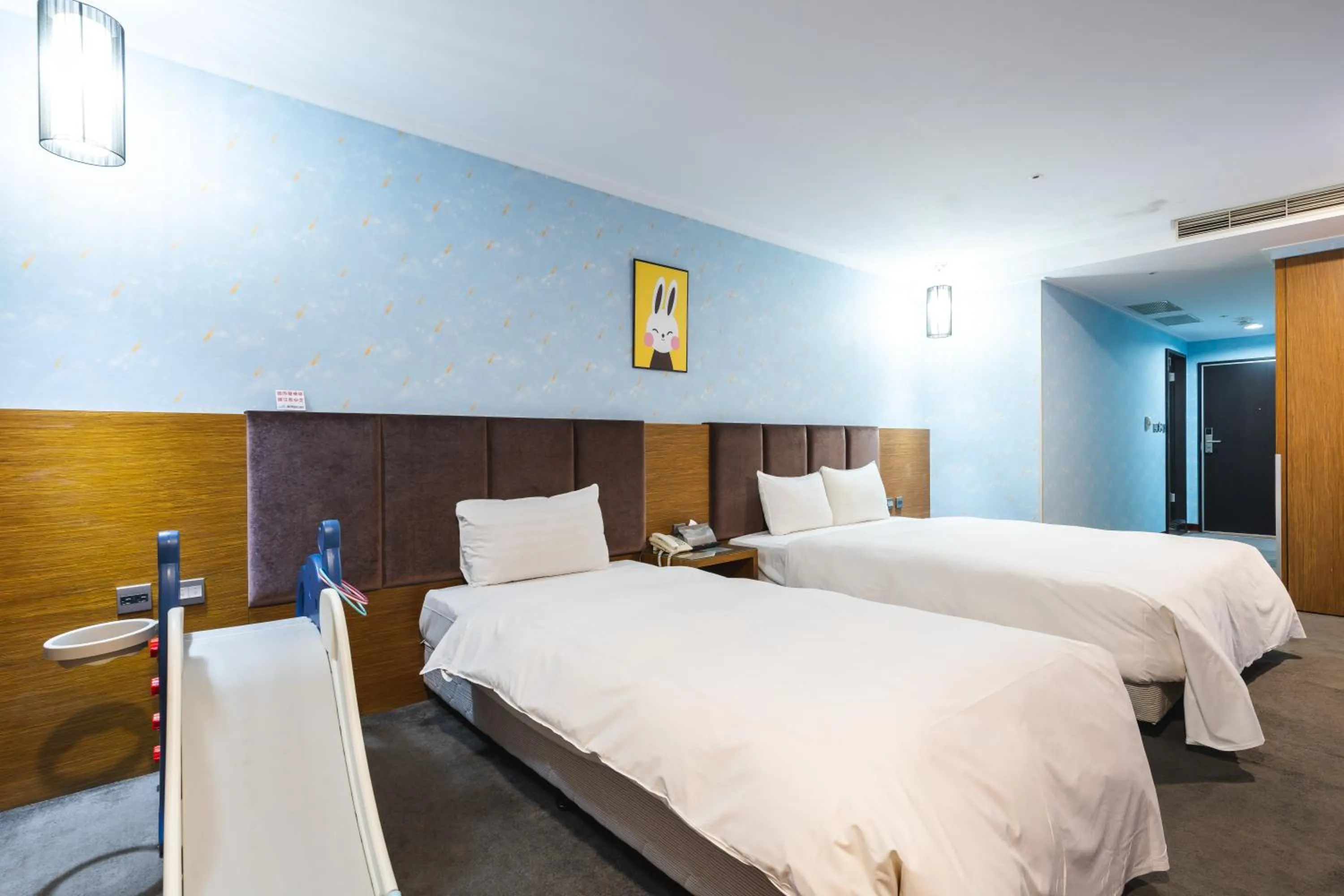 Bed in Shianghu Boutique Hotel