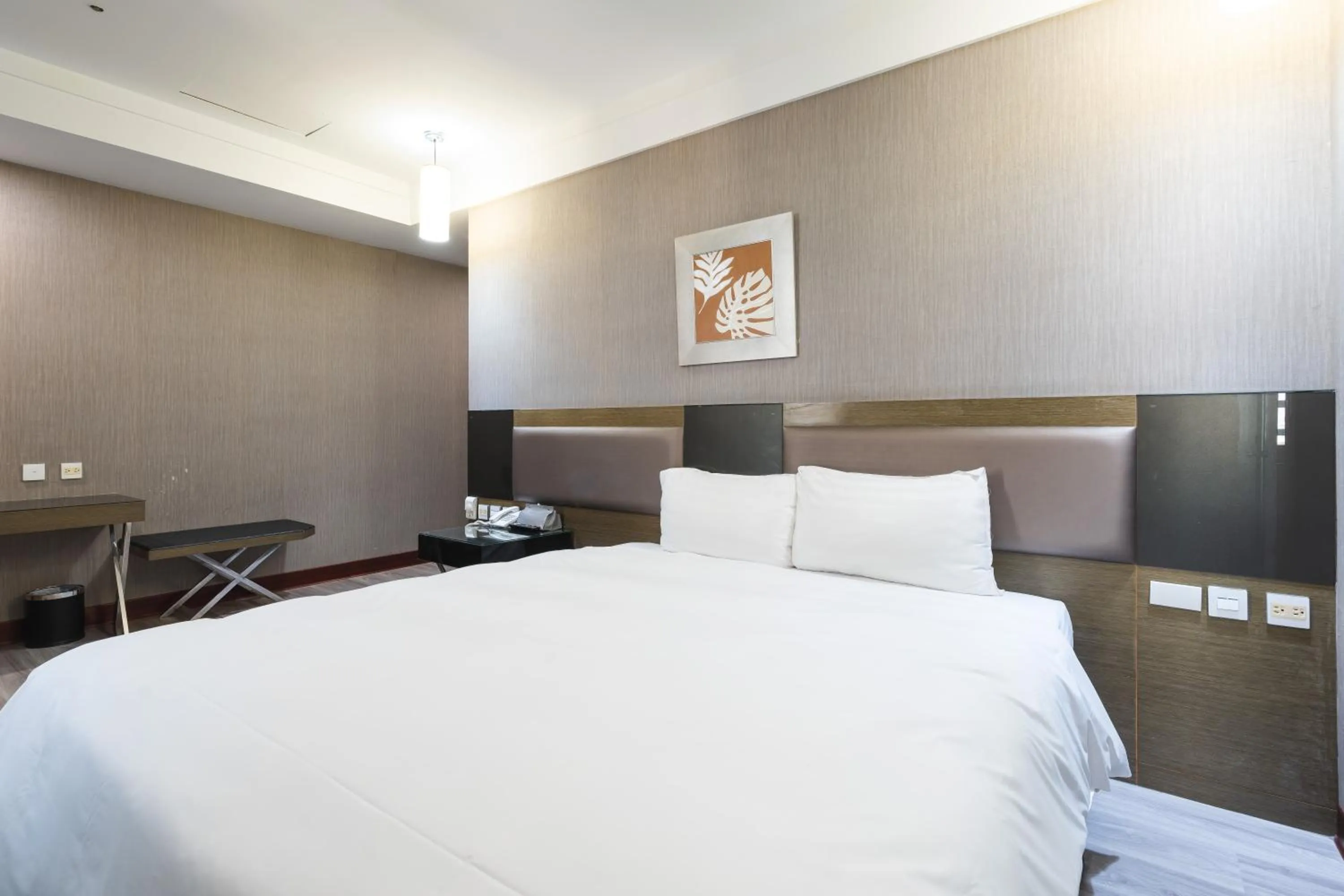 Bed in Shianghu Boutique Hotel