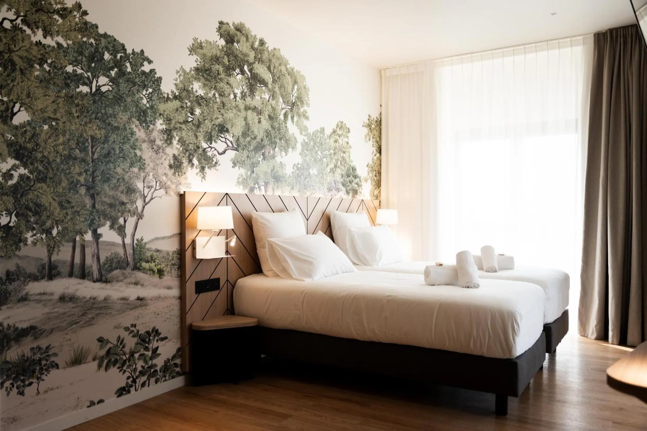 Photo of the whole room, Bed in Bô Hôtels Ambronay