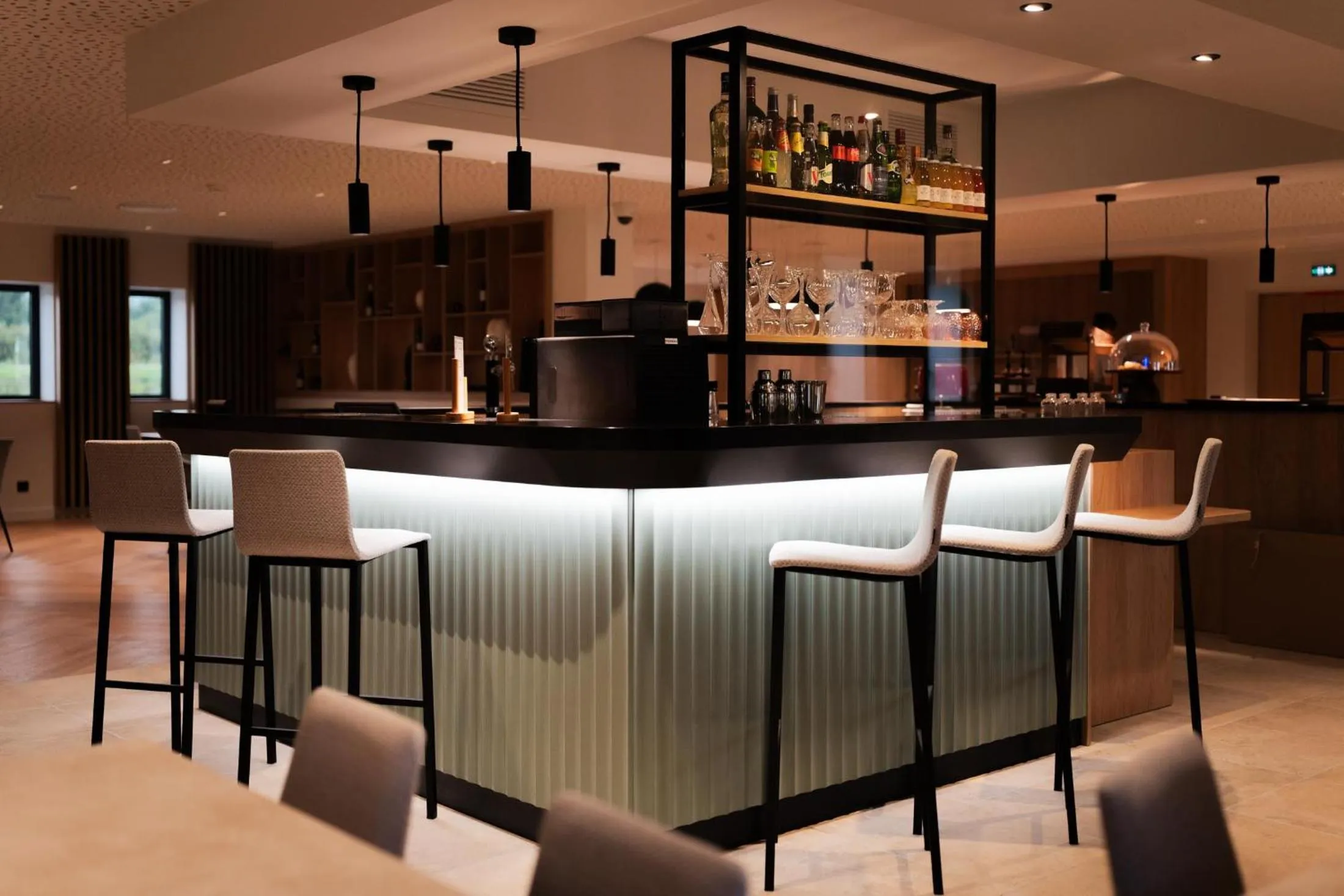 Lounge or bar in Bô Hôtels Ambronay