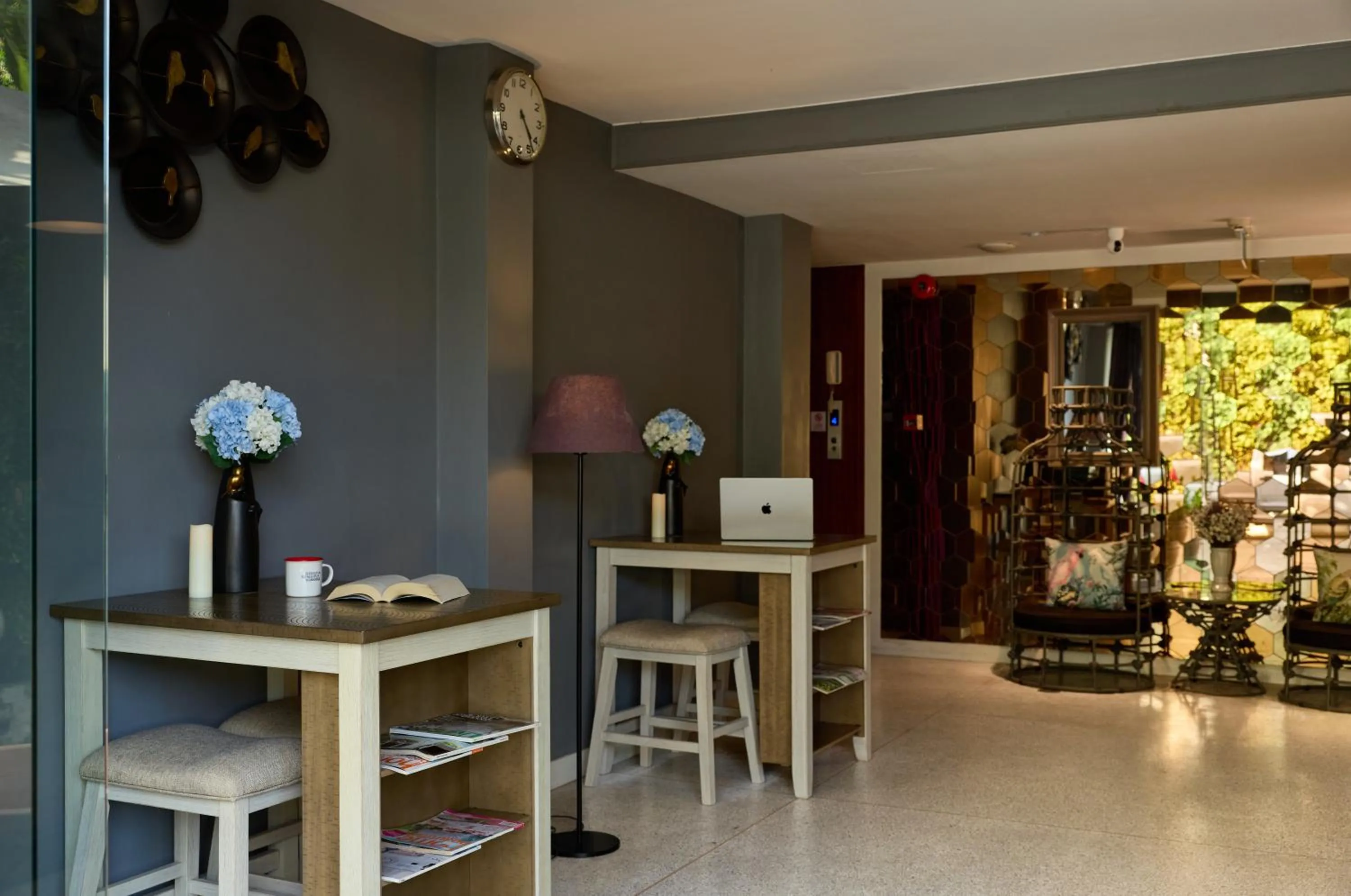 Lobby or reception in The Weekend Pattaya (Tweet Tweet Nest Pattaya)