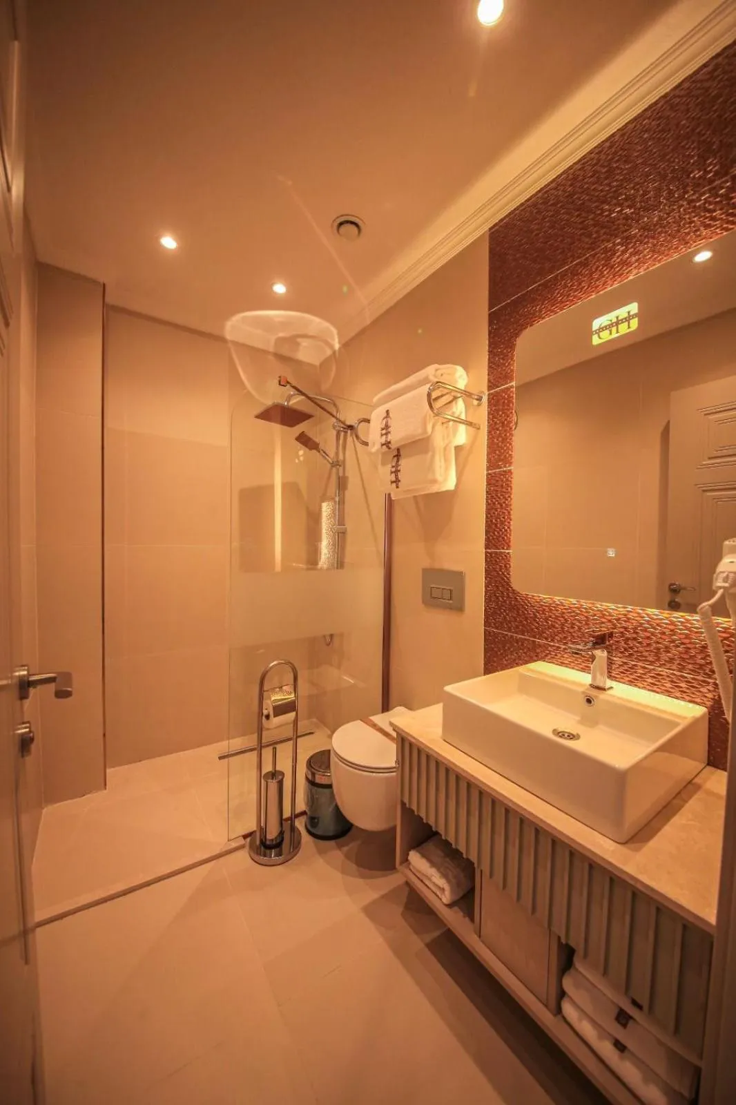 Shower in GÖRGÜLÜ HOTEL