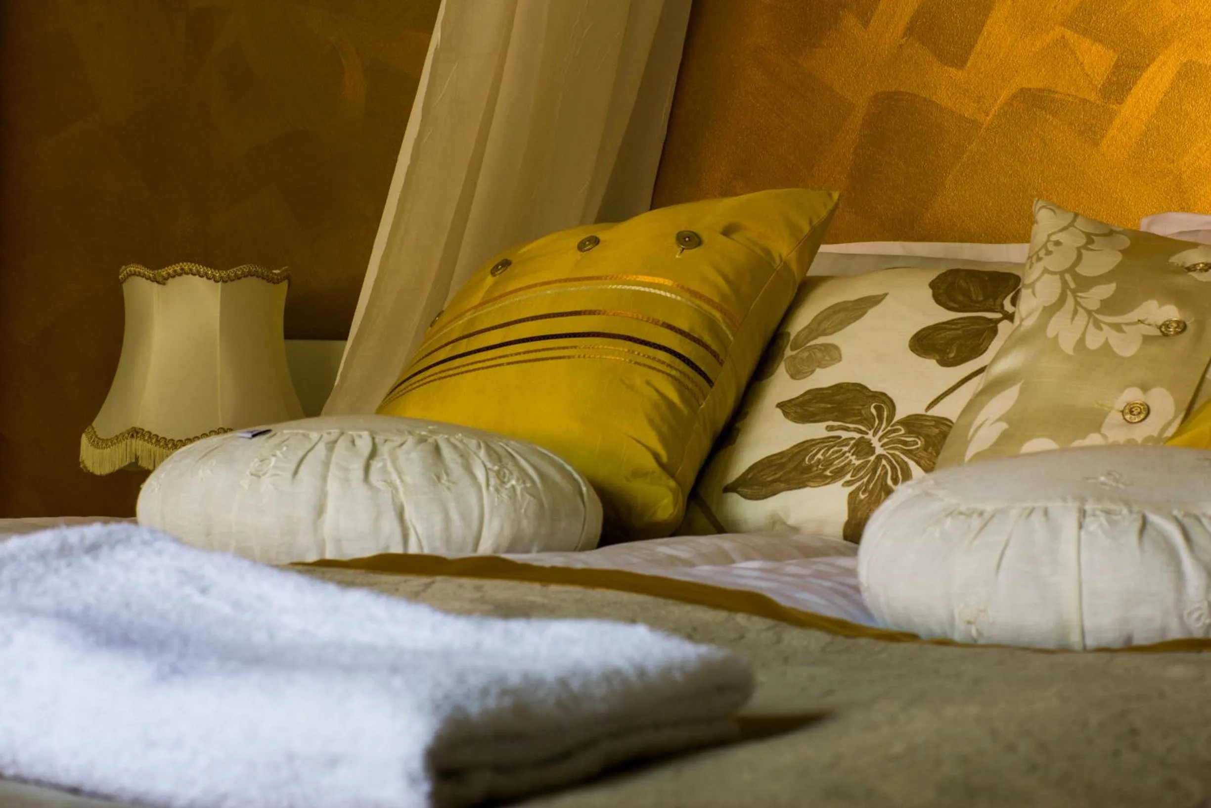 Decorative detail, Bed in Salpalinjan Hovi