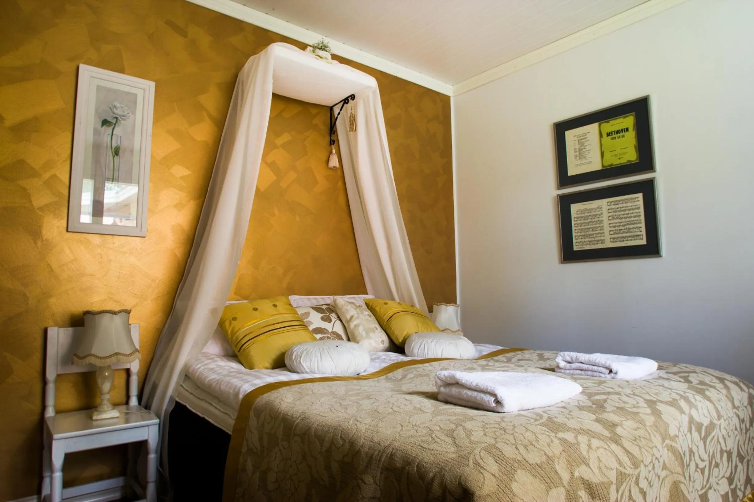 Photo of the whole room, Bed in Salpalinjan Hovi