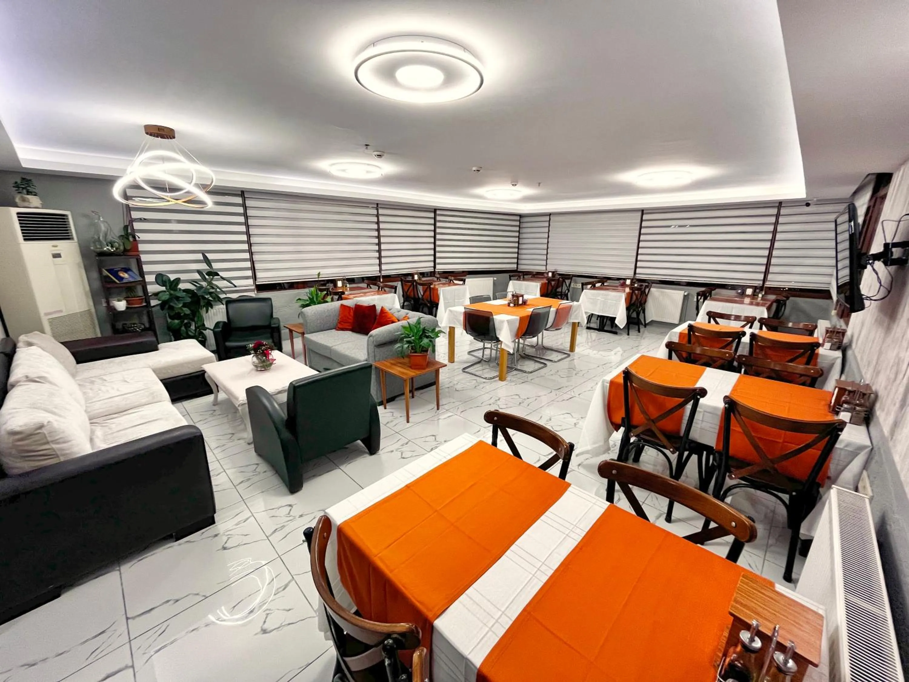 Property building, Bed in Naila Hotel