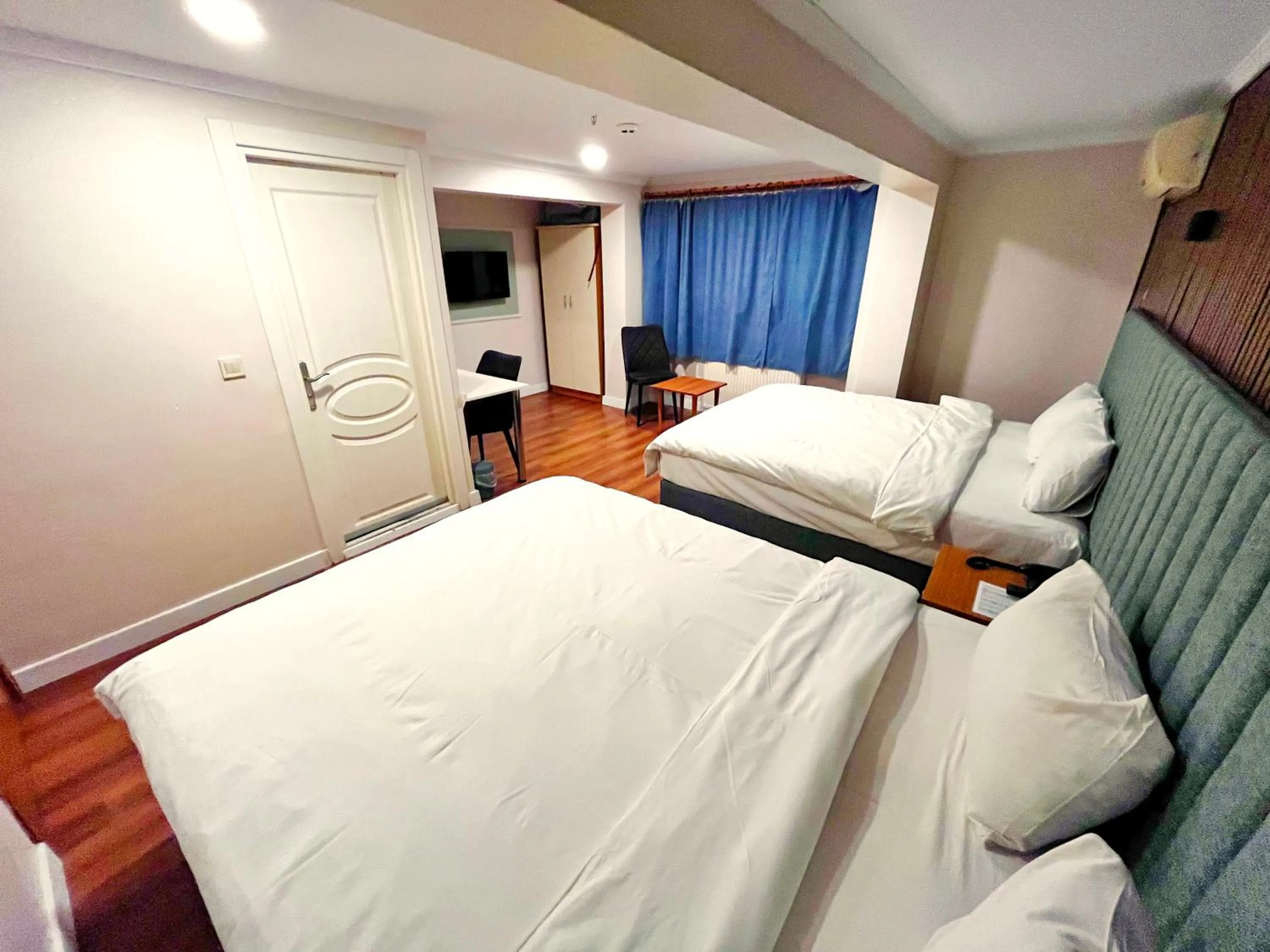 Photo of the whole room, Bed in Naila Hotel