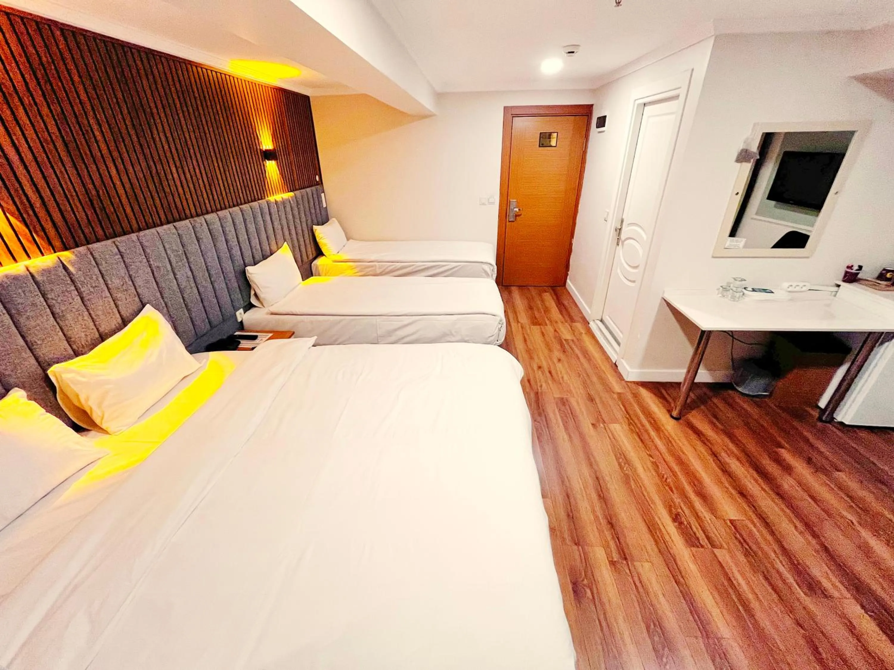 Photo of the whole room, Bed in Naila Hotel