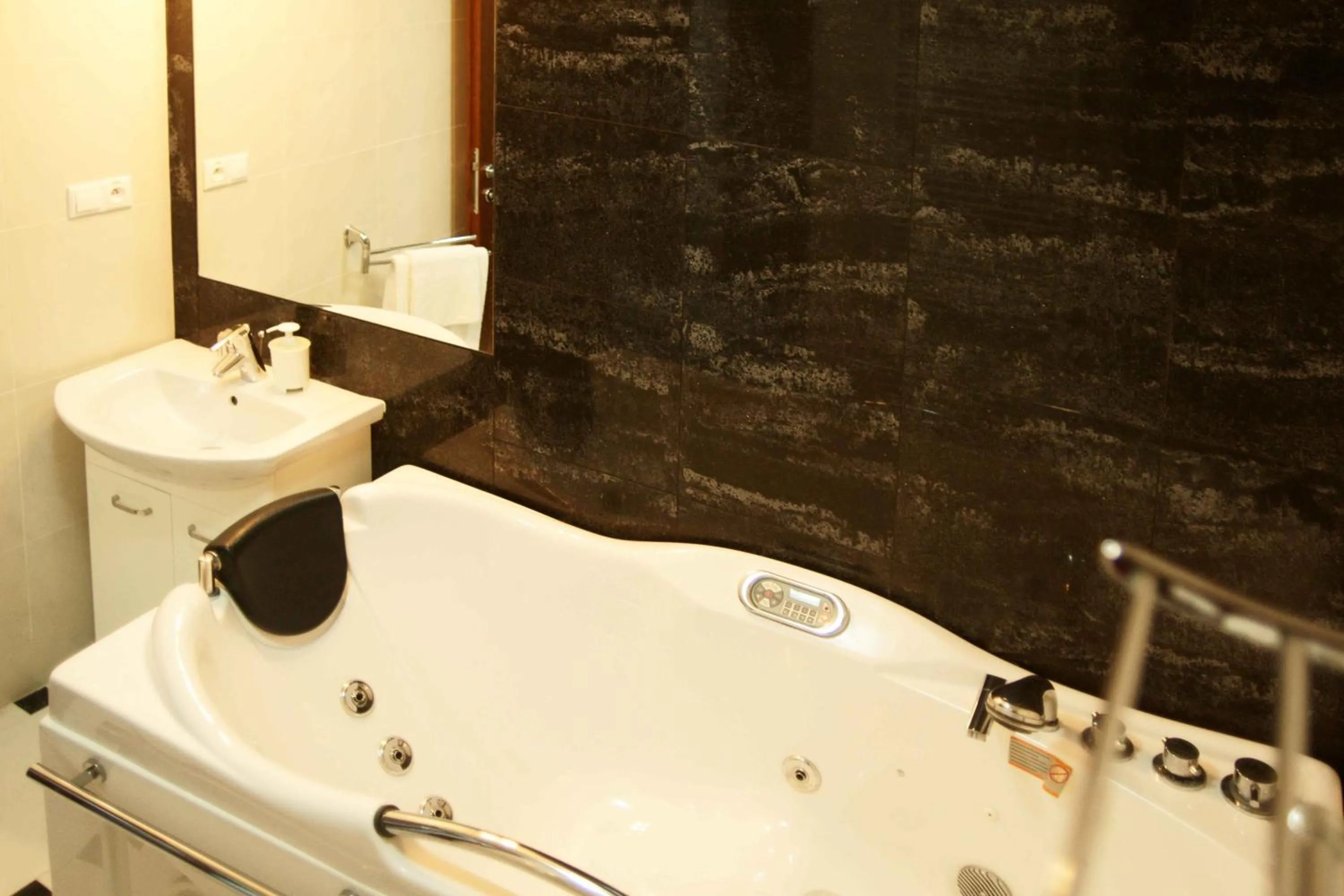 Bathroom in Hotel Barbakan