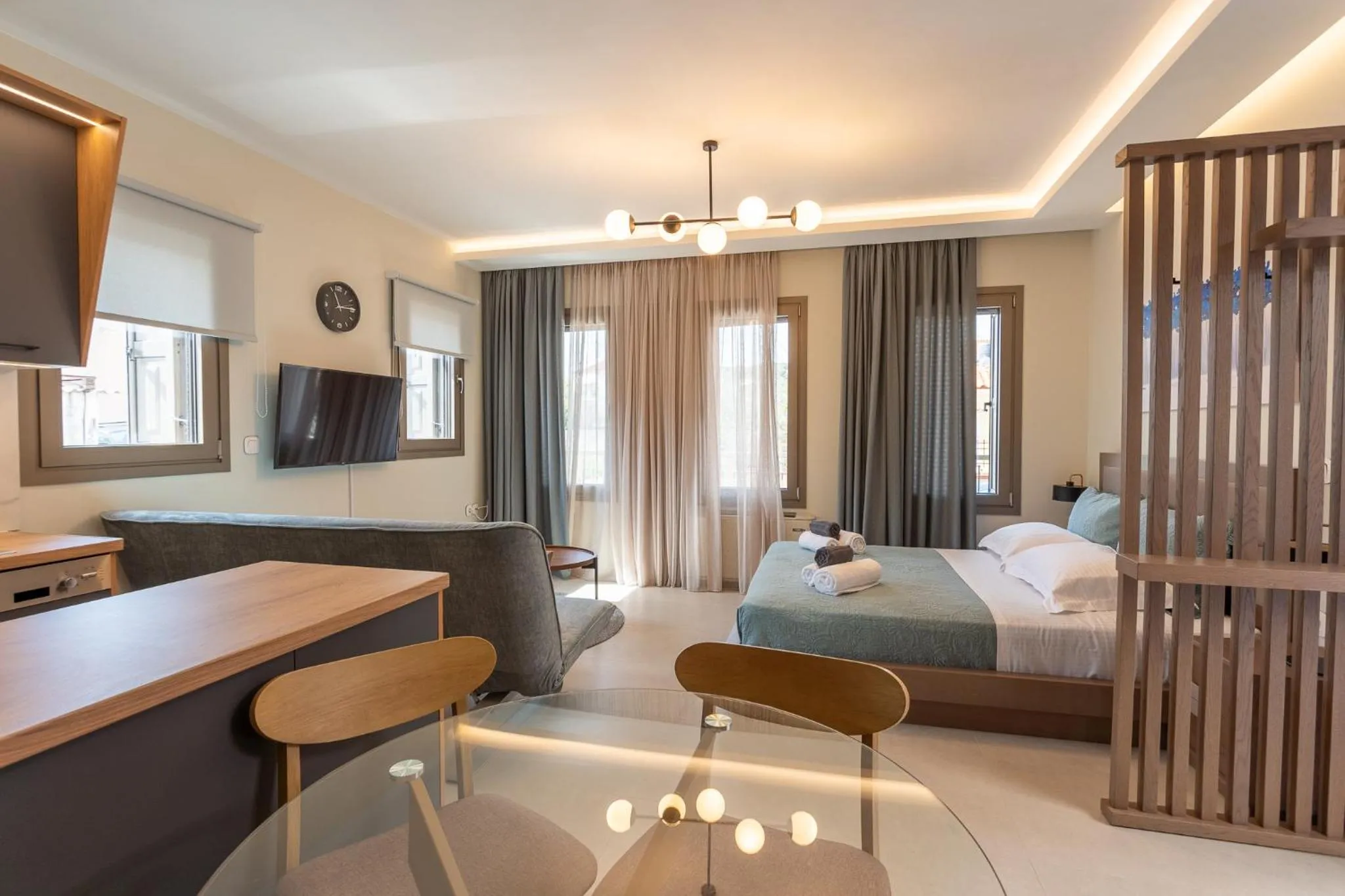 Bed in Akti Vigla Apartments