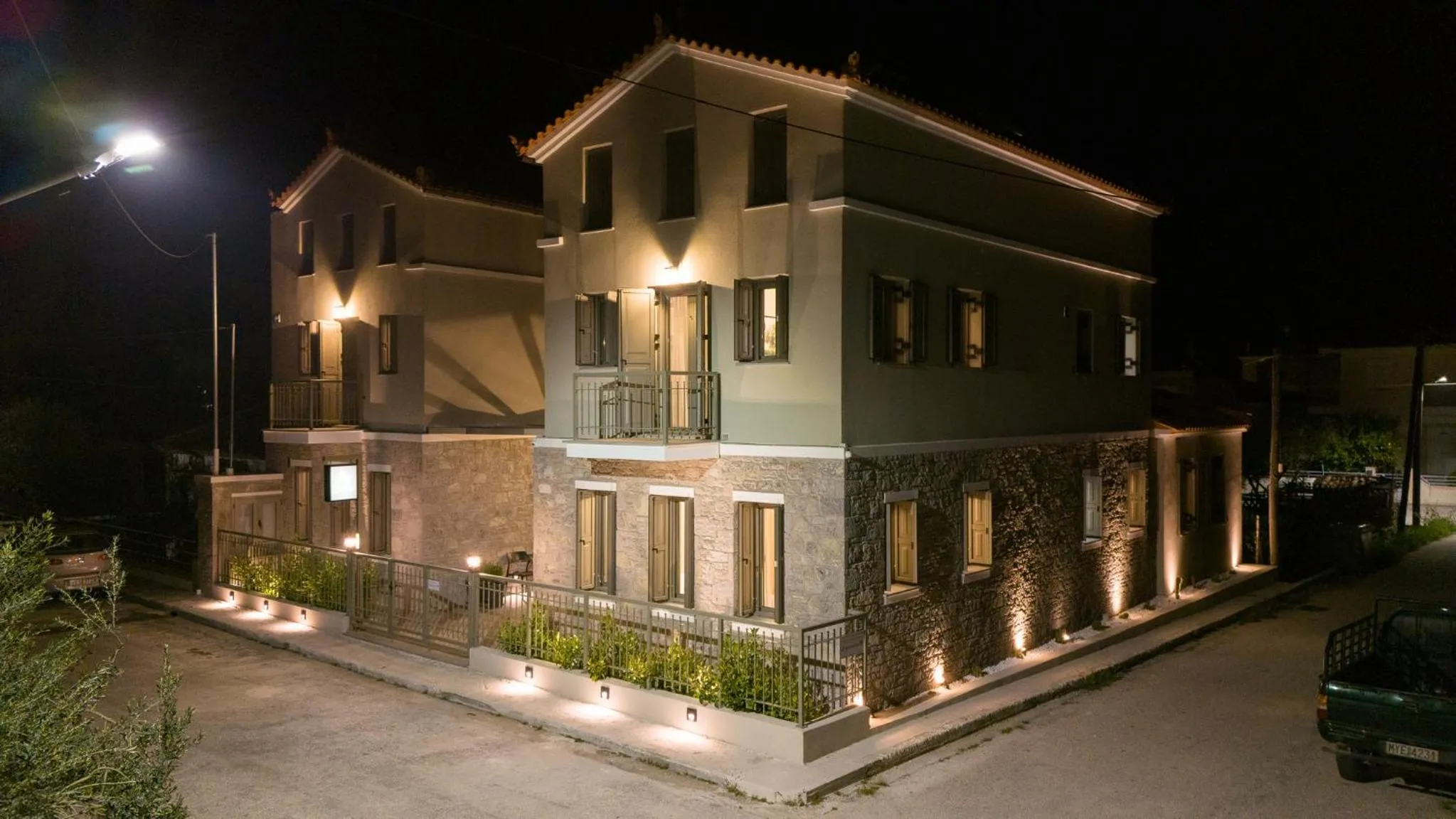 Property building in Akti Vigla Apartments