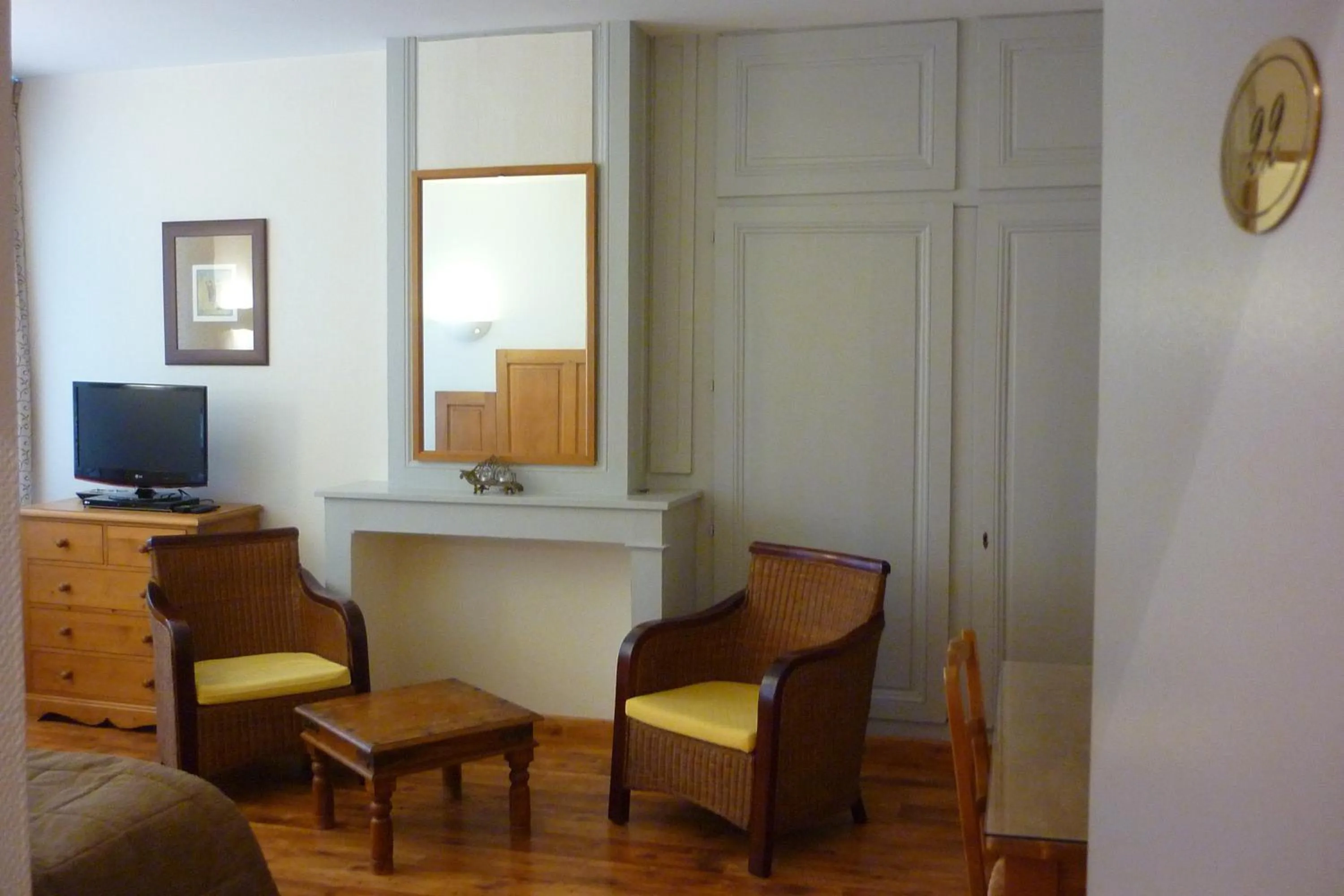 Bedroom in Appart Hotel Charles Sander