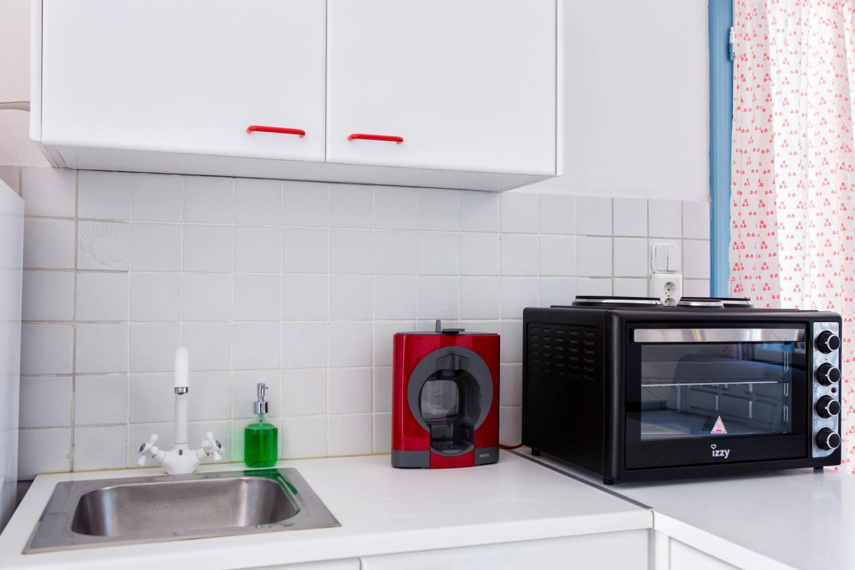 Coffee/tea facilities in Fivos Apartments