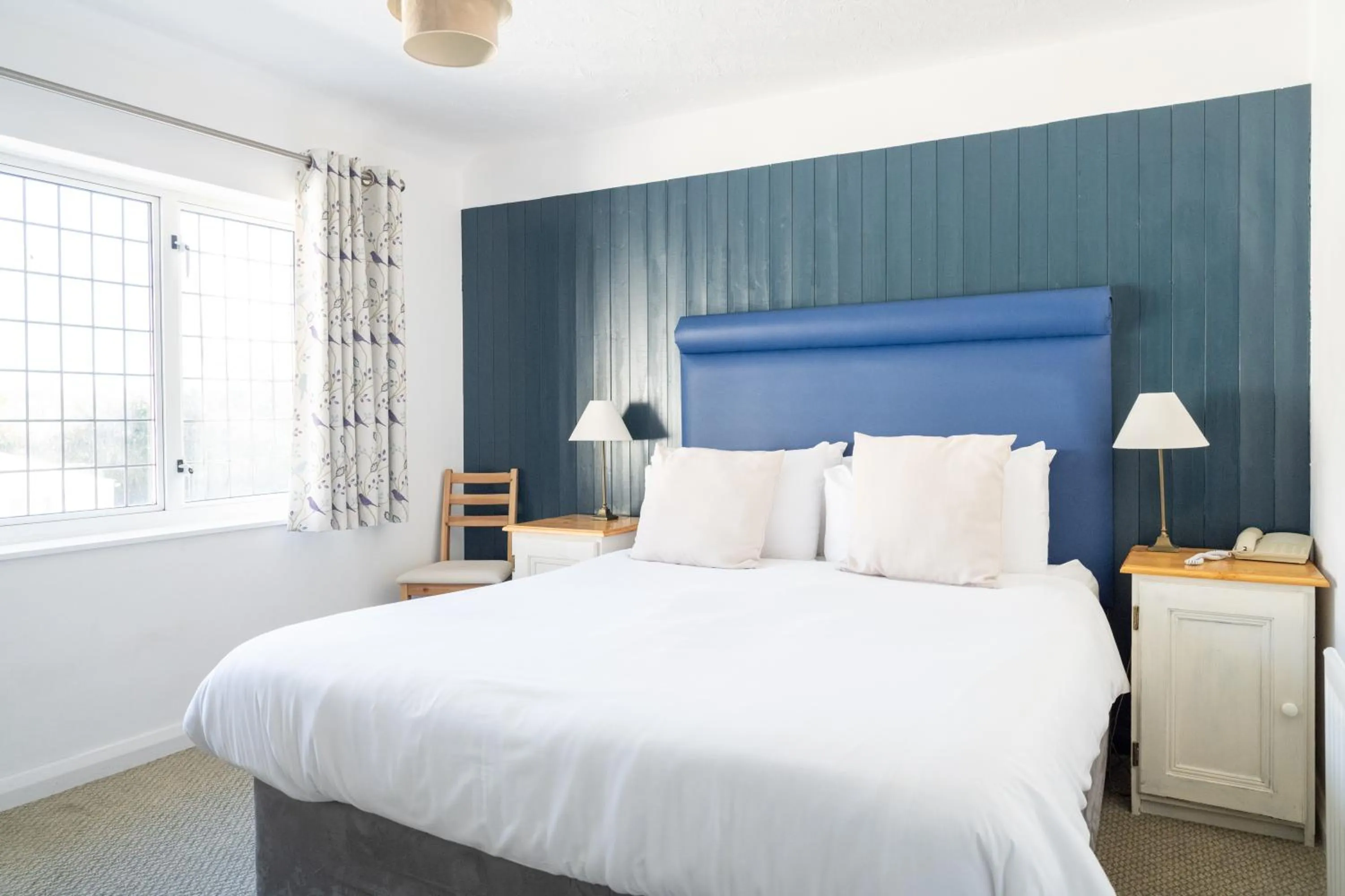 Bedroom, Bed in The Lordleaze Hotel And Restaurant