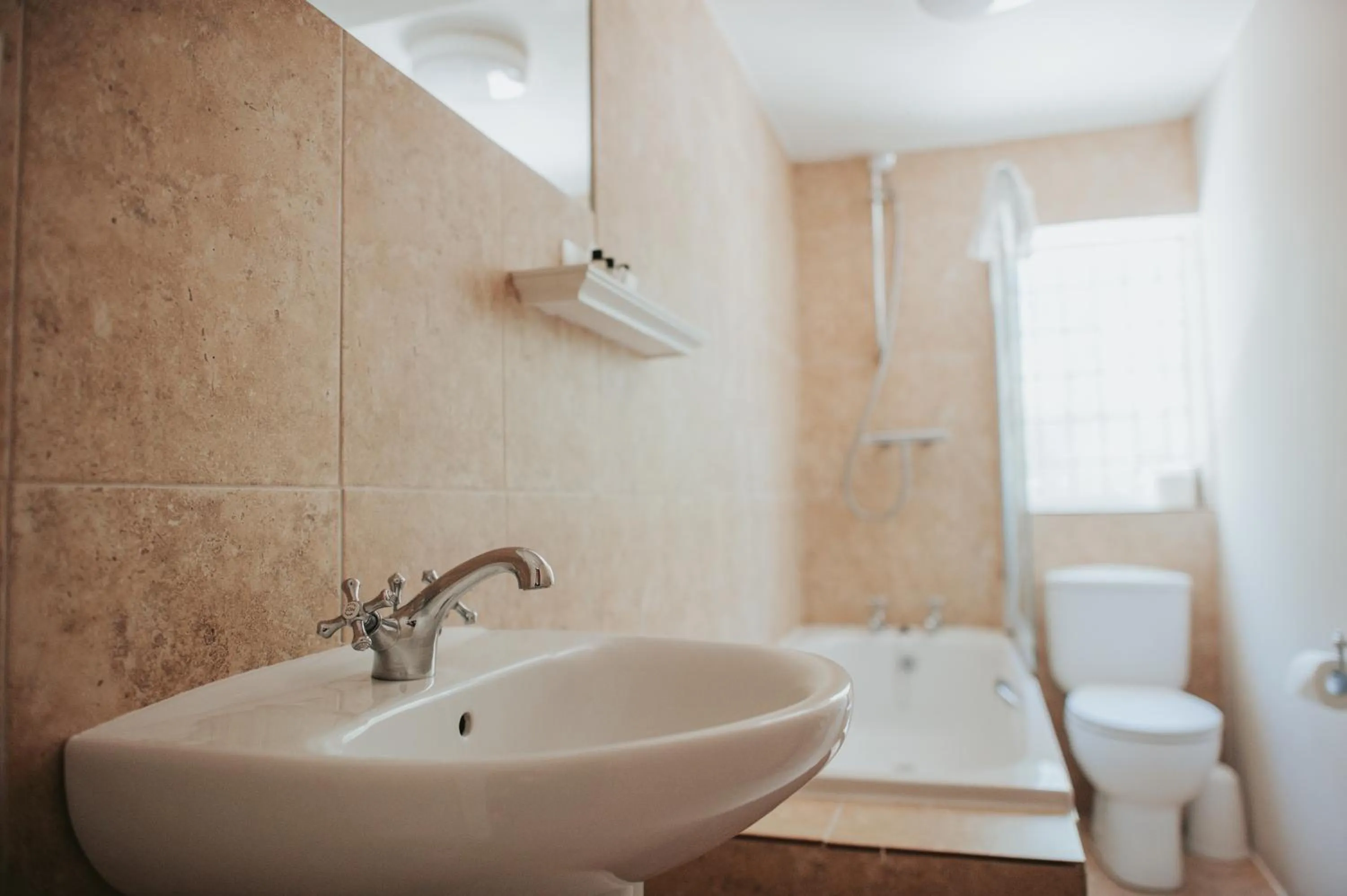 Bathroom in The Lordleaze Hotel And Restaurant