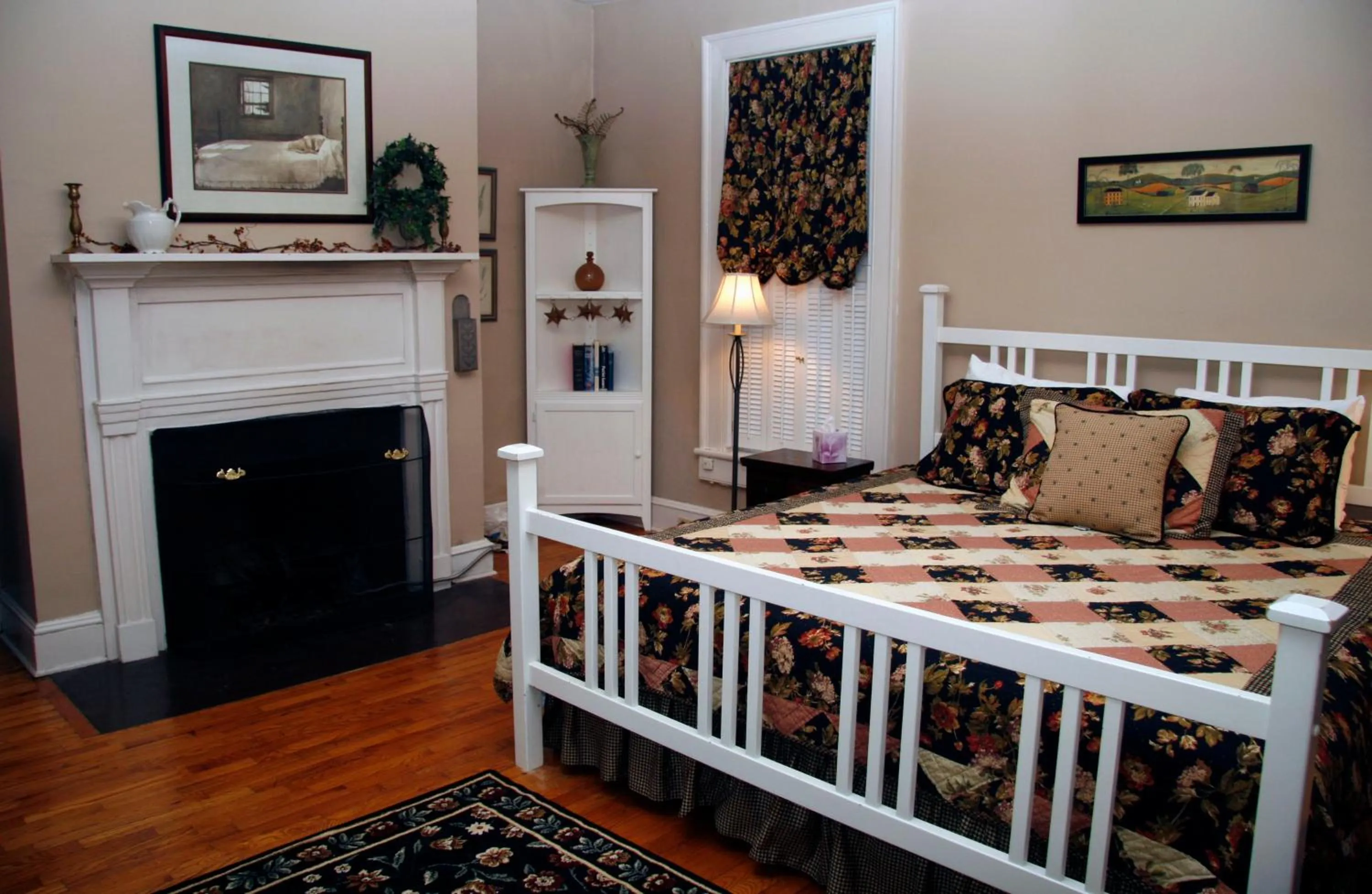 Bed in The Lafayette Inn & Restaurant