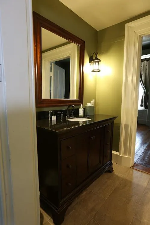 The Lafayette Inn & Restaurant