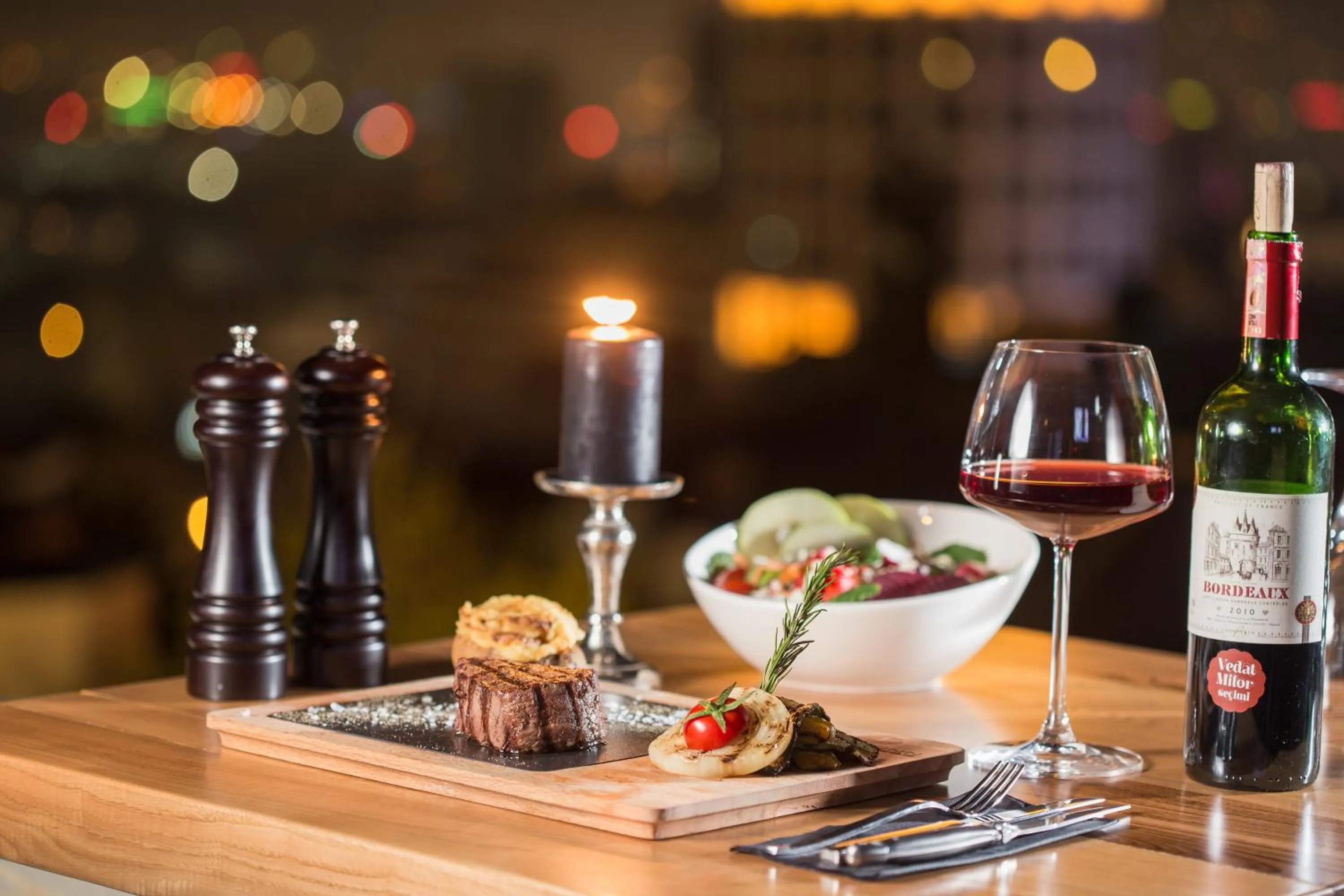 Restaurant/places to eat in Check Inn Suite Hotel & SPA