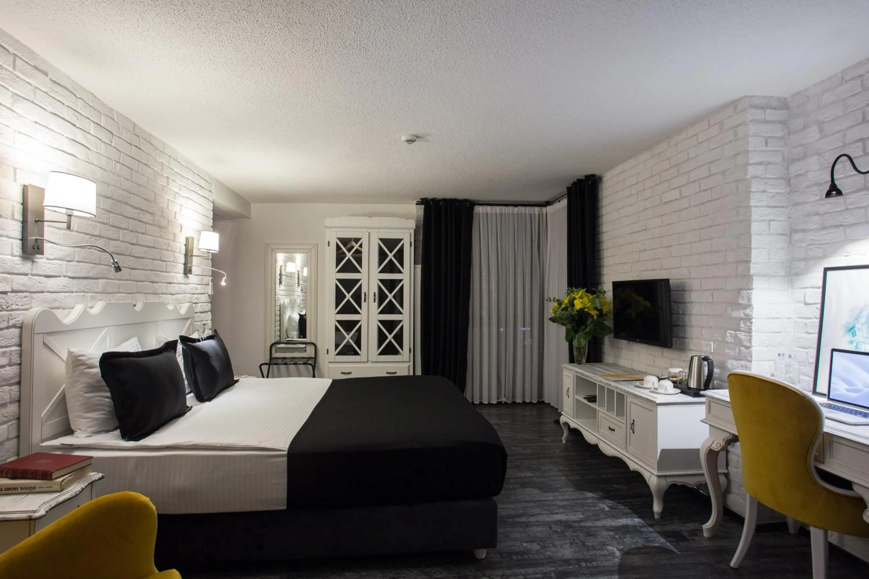 Bedroom in Check Inn Suite Hotel & SPA