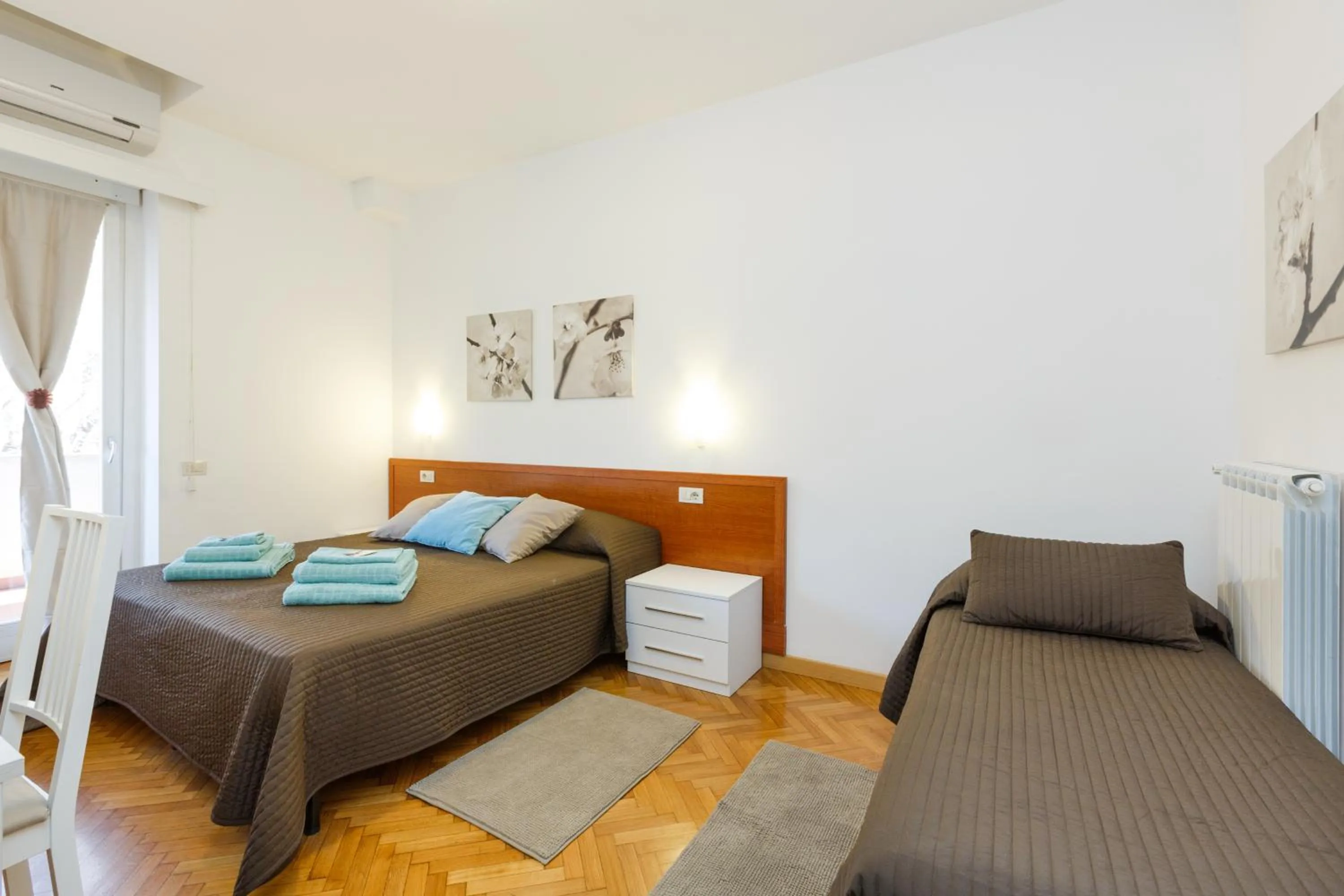 Photo of the whole room, Bed in Roma Trastevere Relais Guest House