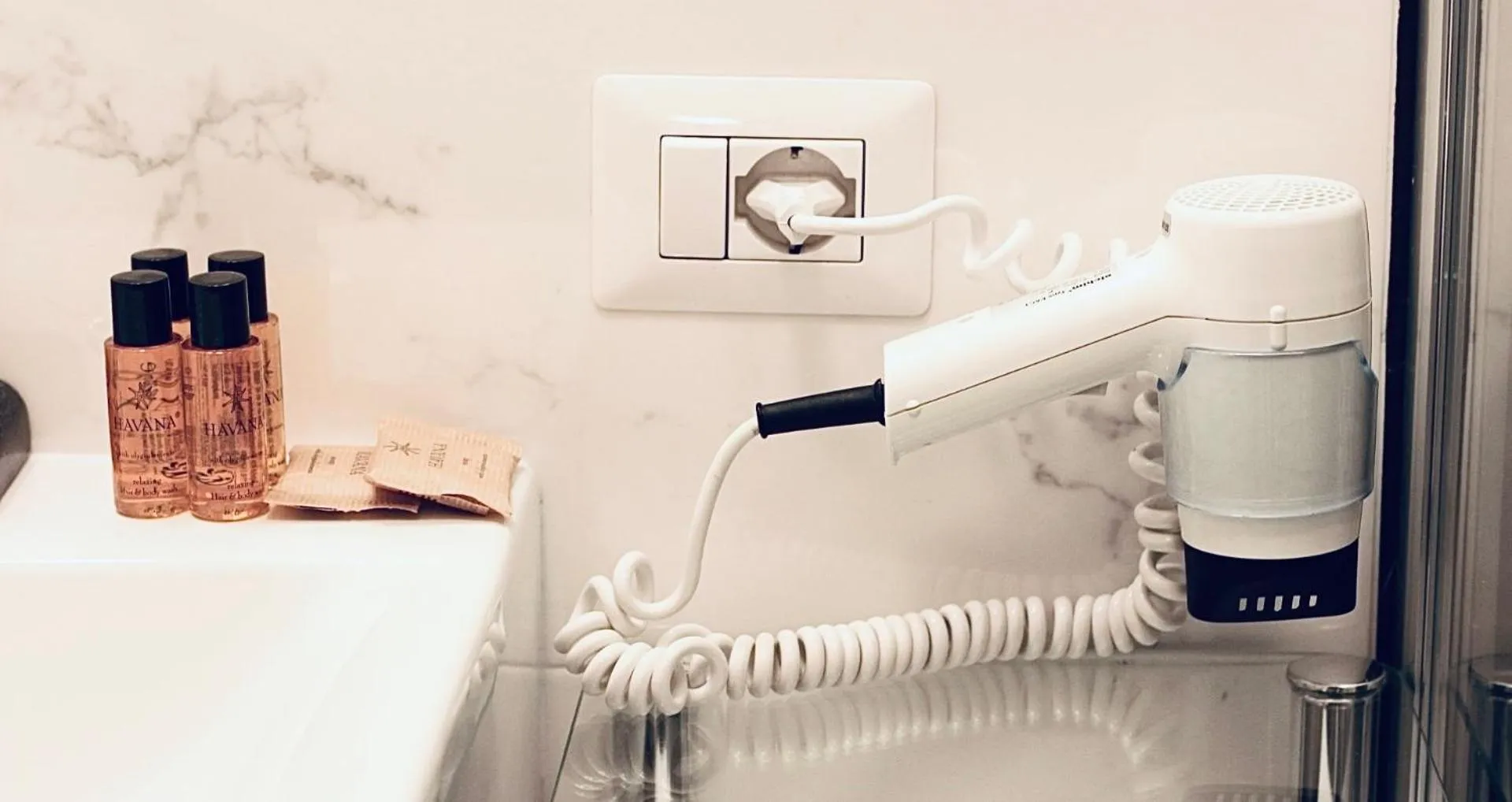 hair dryier in Les Suites Bari Italian Excellence Bed and Breakfast