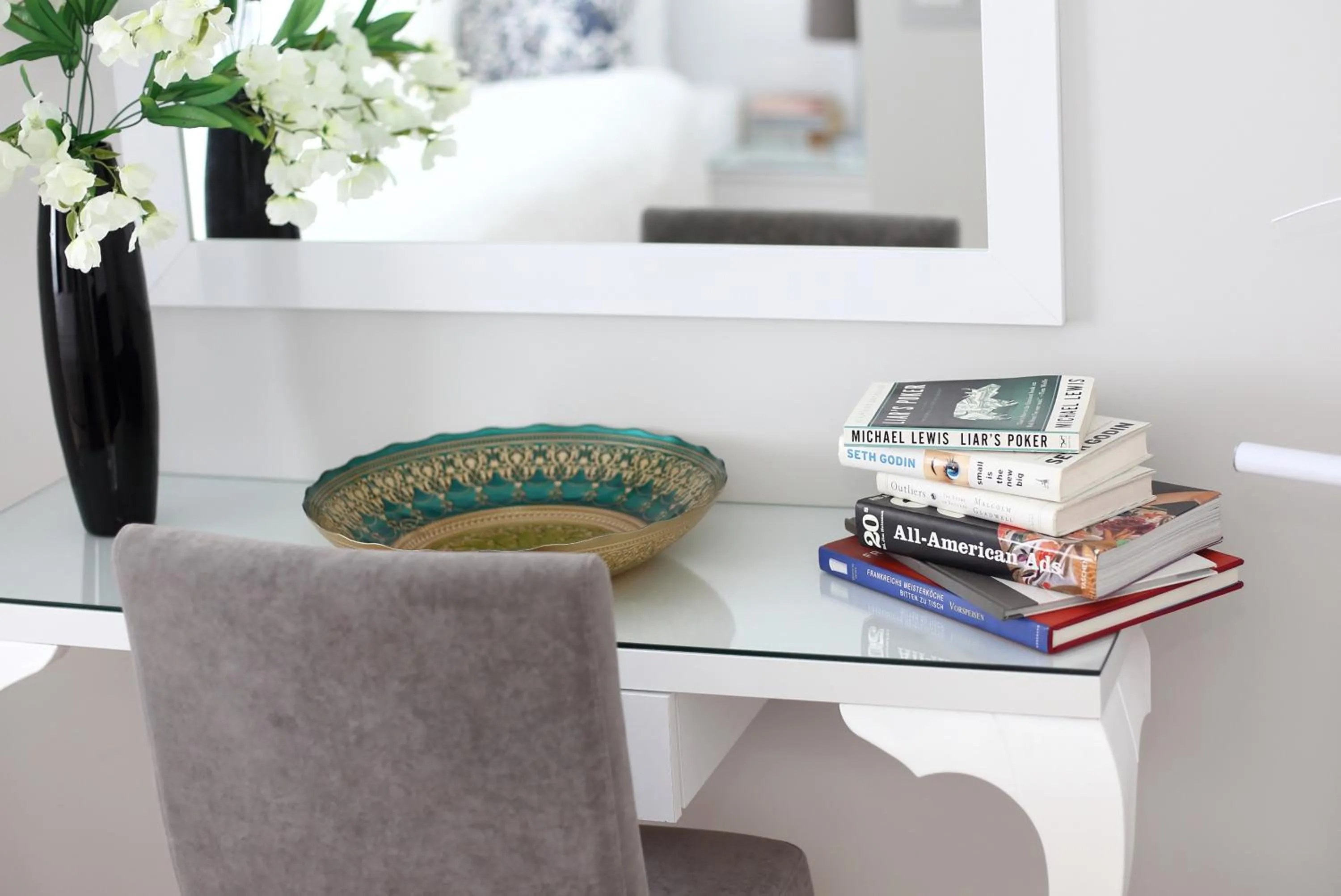 Seating area in Patika Suites