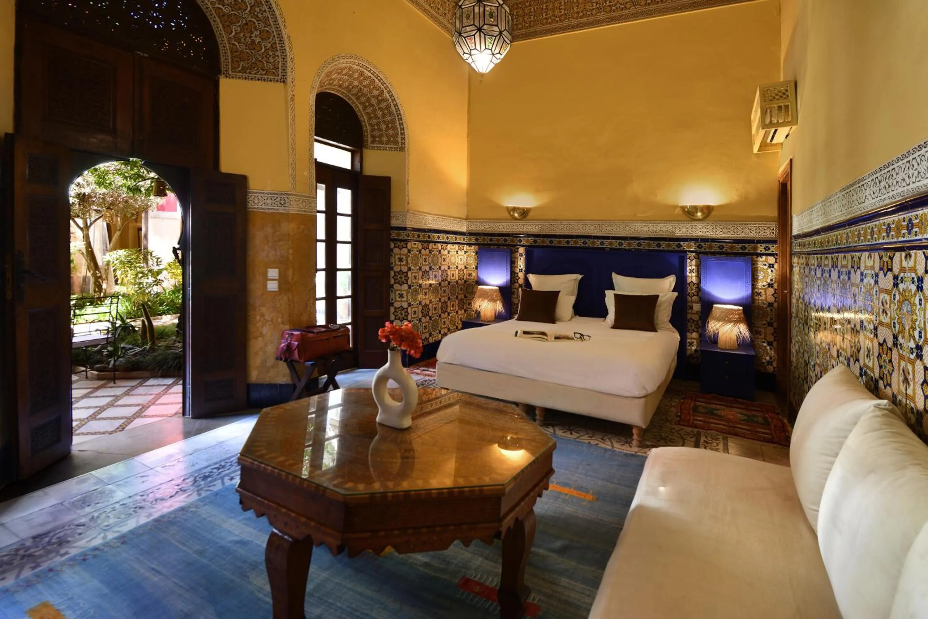 Photo of the whole room, Bed in Riad L'Aziza
