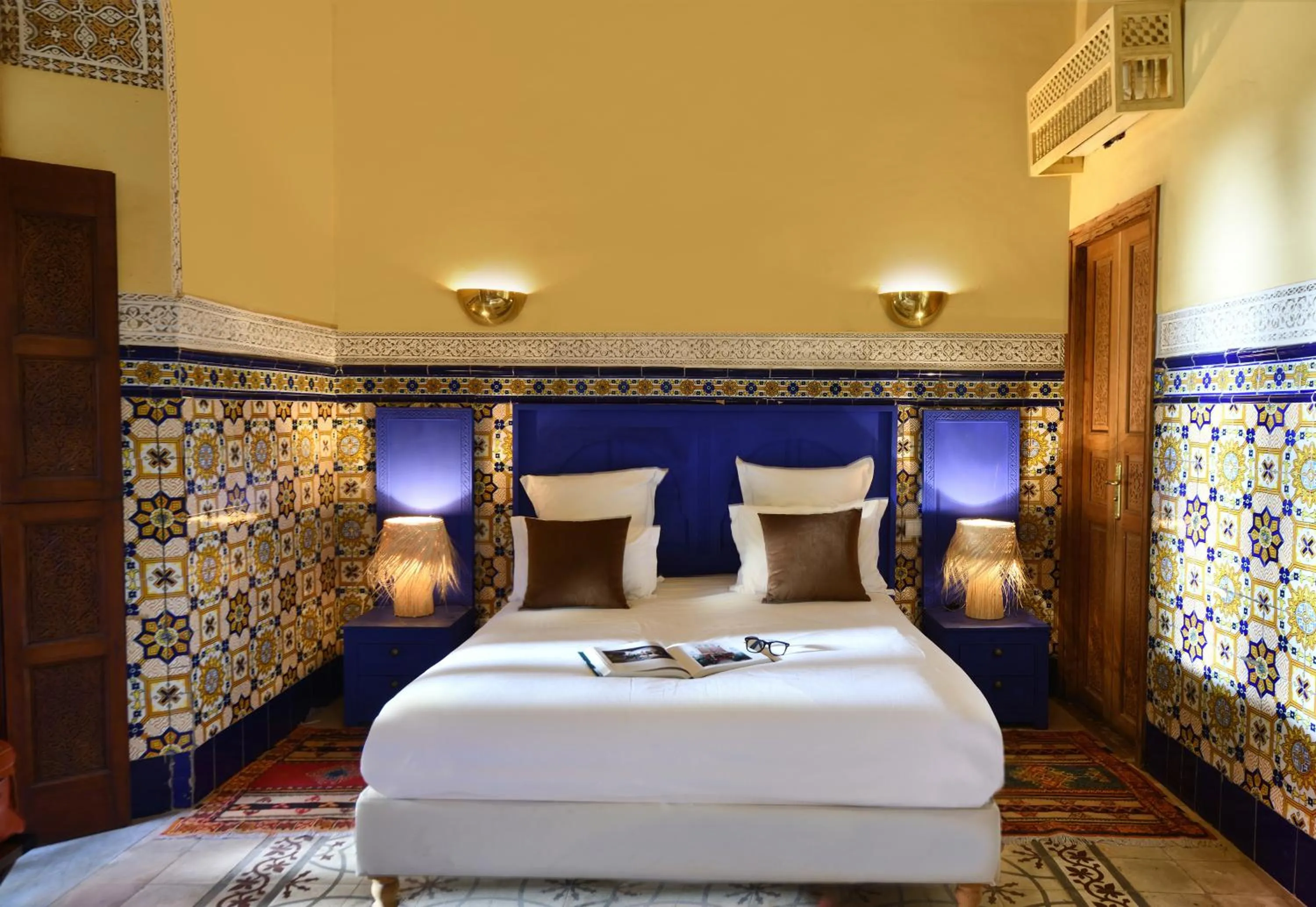 Photo of the whole room, Bed in Riad L'Aziza