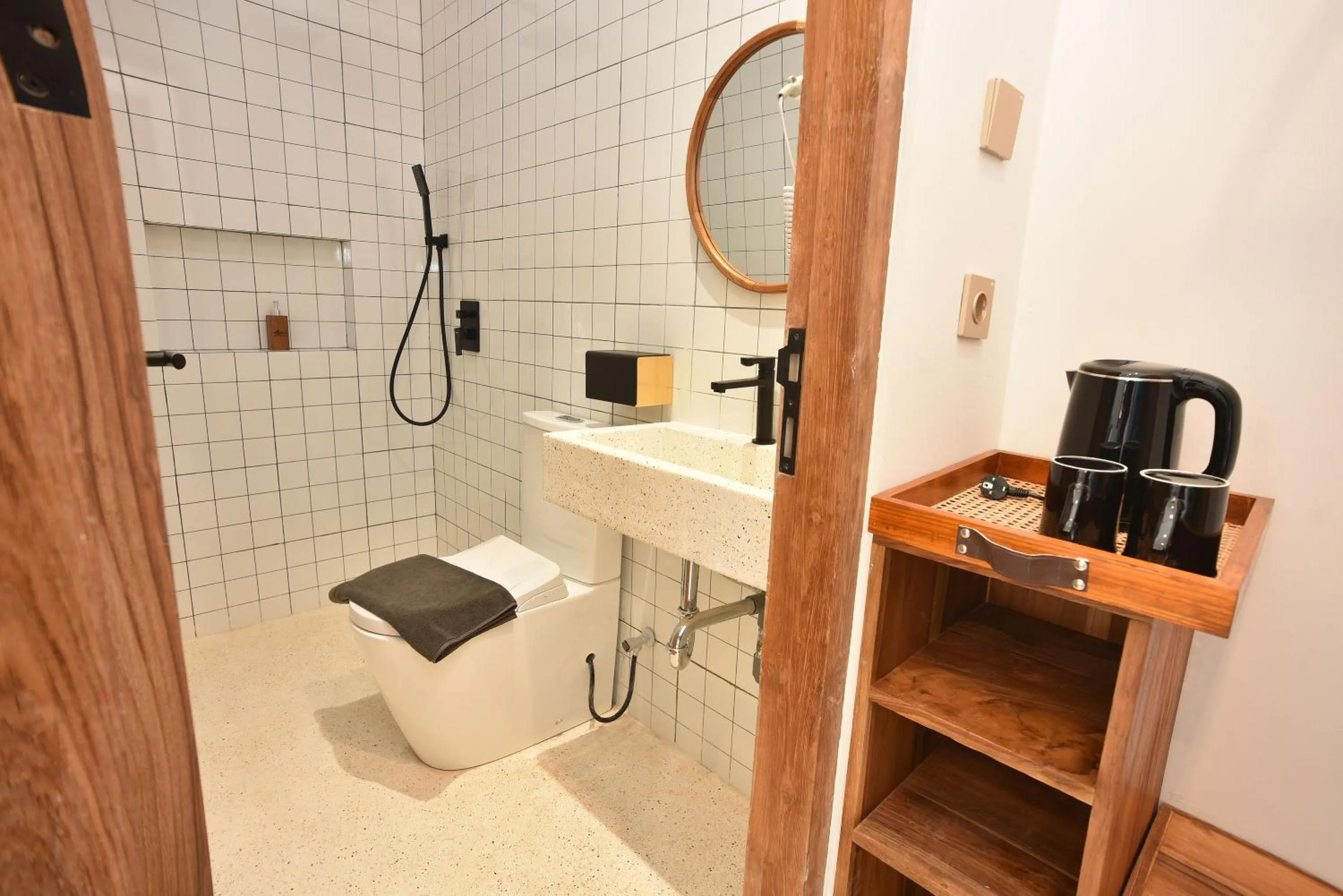 Shower in Sangkar Cottage & Eatery