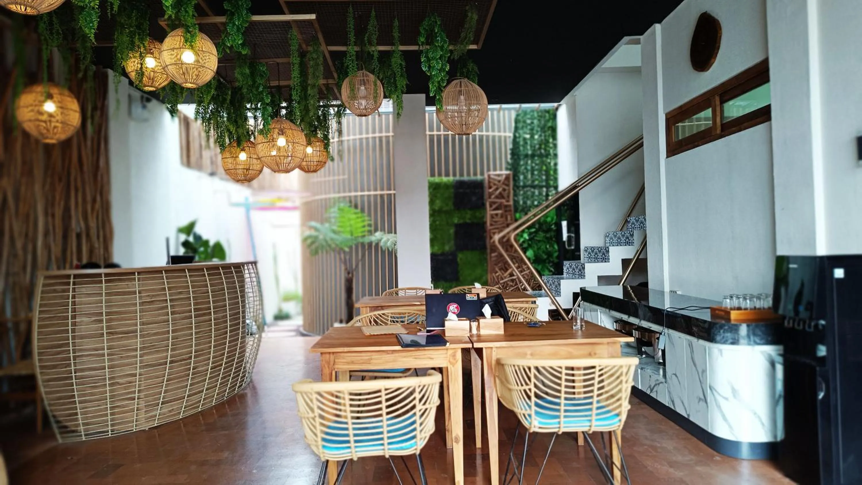 Lobby or reception in Sangkar Cottage & Eatery