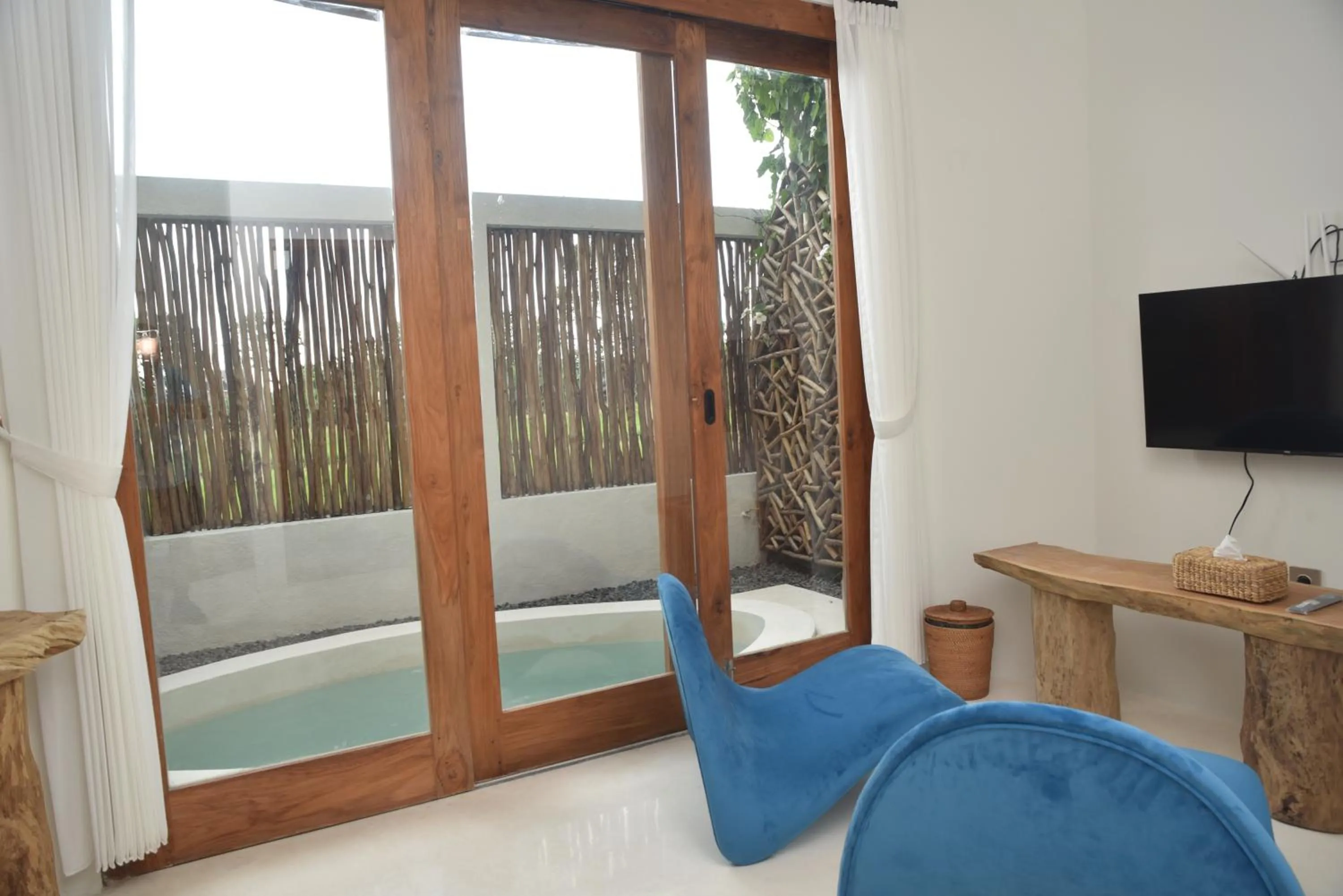 TV and multimedia in Sangkar Cottage & Eatery