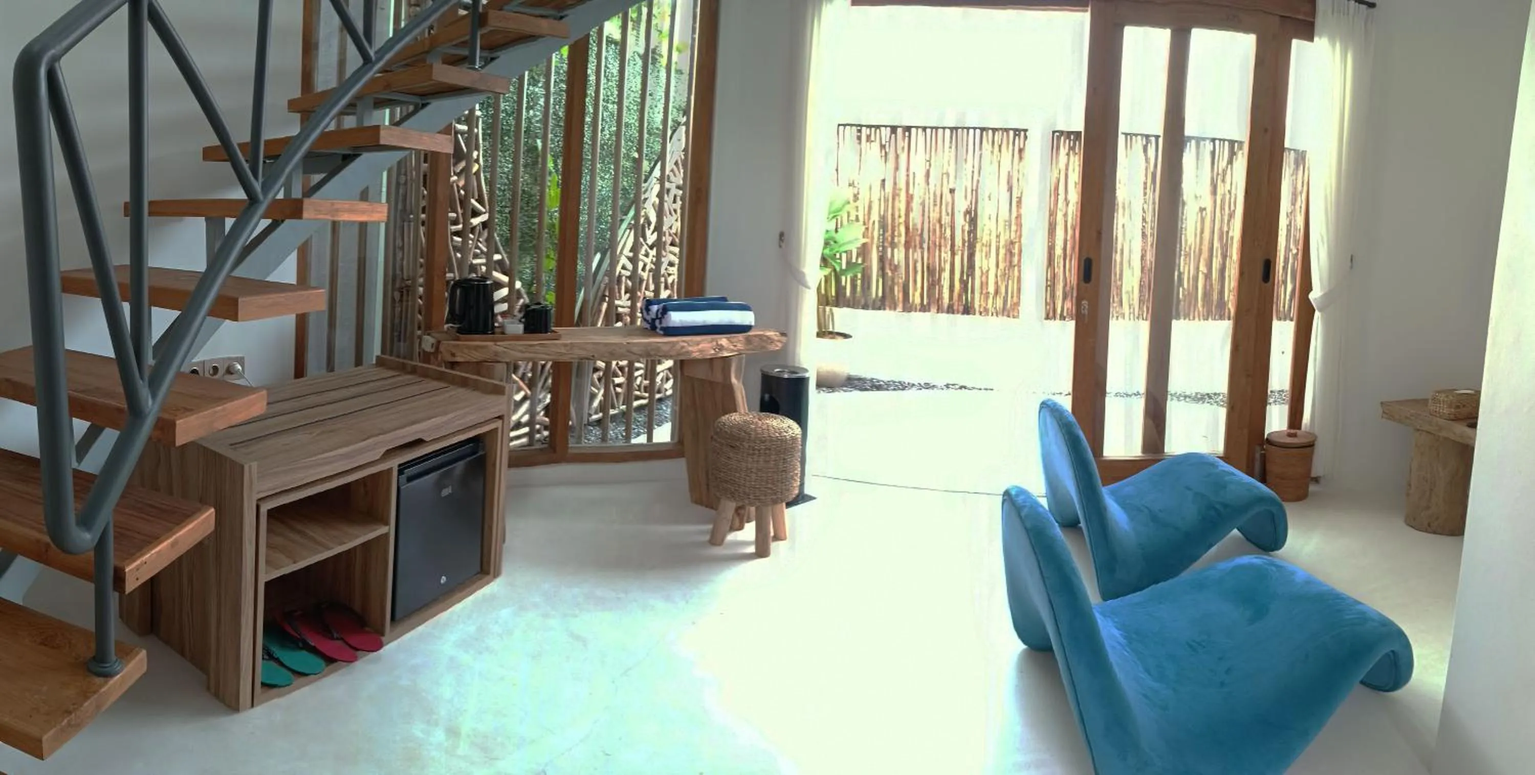 TV and multimedia in Sangkar Cottage & Eatery