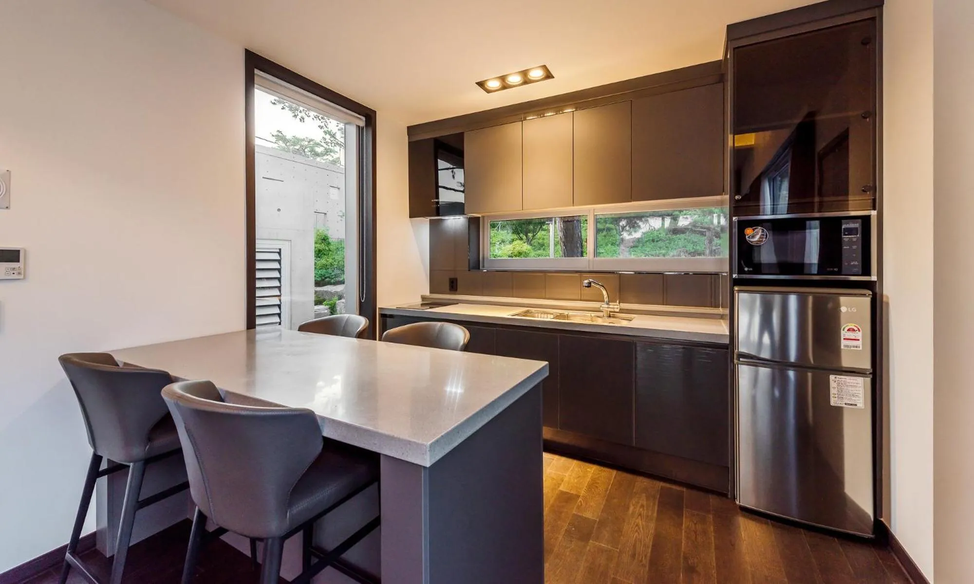 Kitchen or kitchenette in Goseong hansan marina