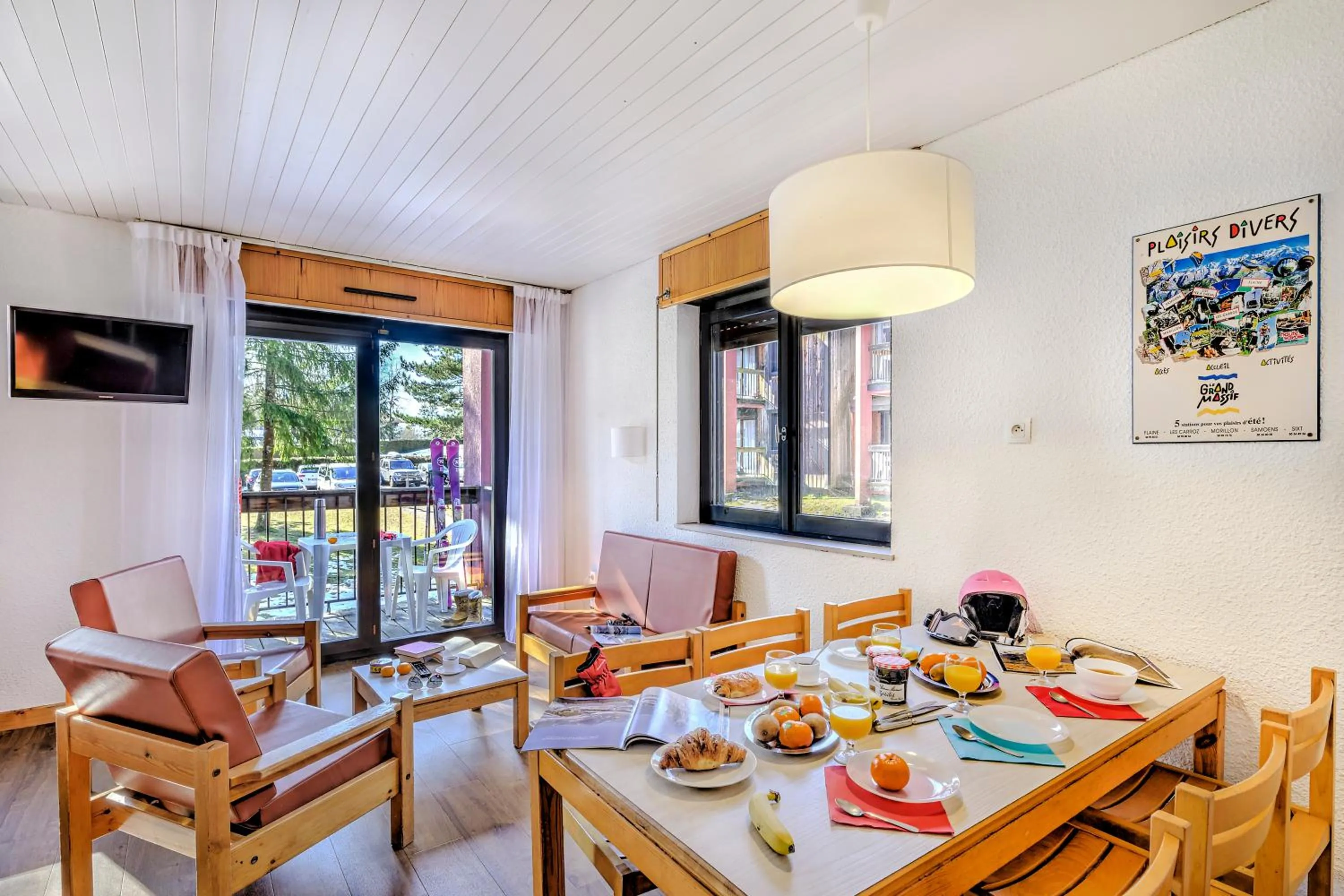 TV and multimedia in Village Club Les Tavaillons